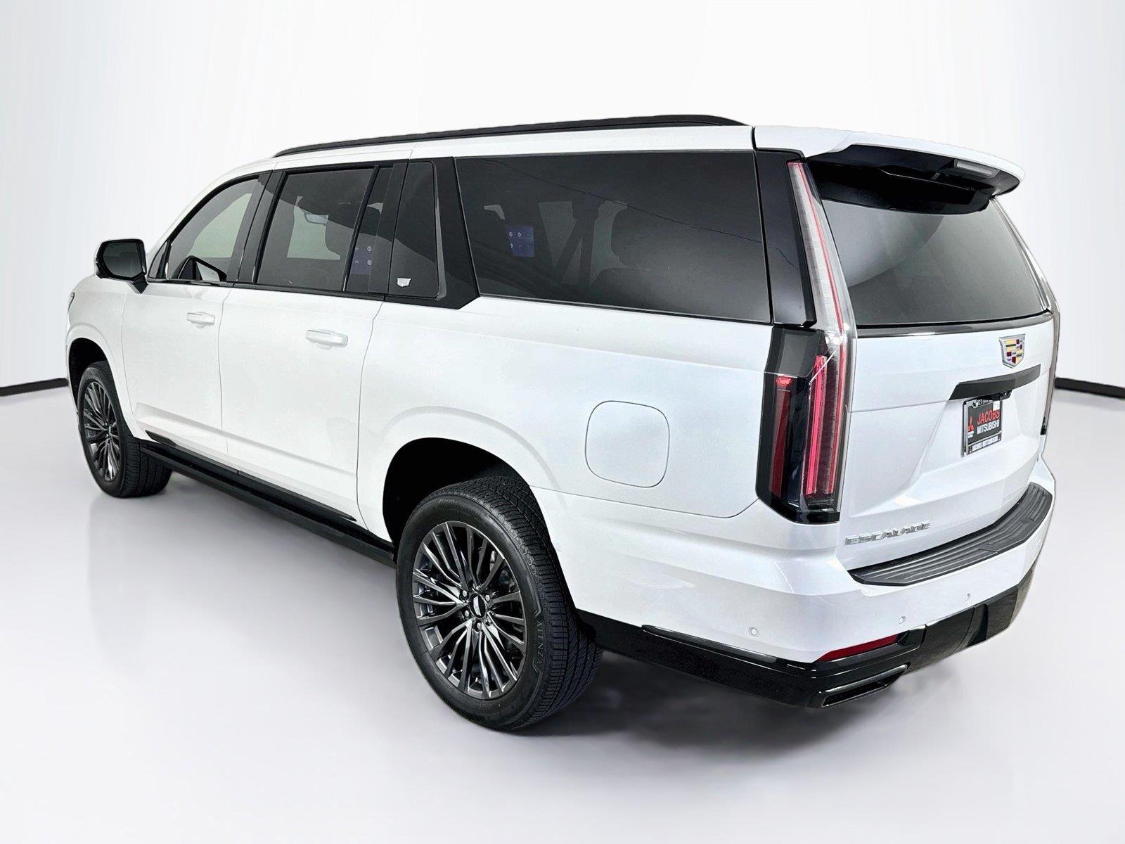 2025 Cadillac Escalade ESV photo 3