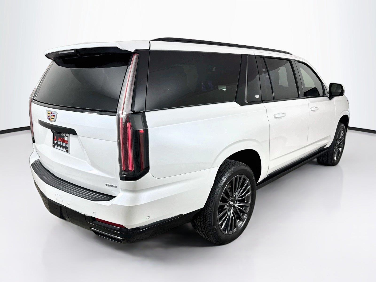2025 Cadillac Escalade ESV photo 5