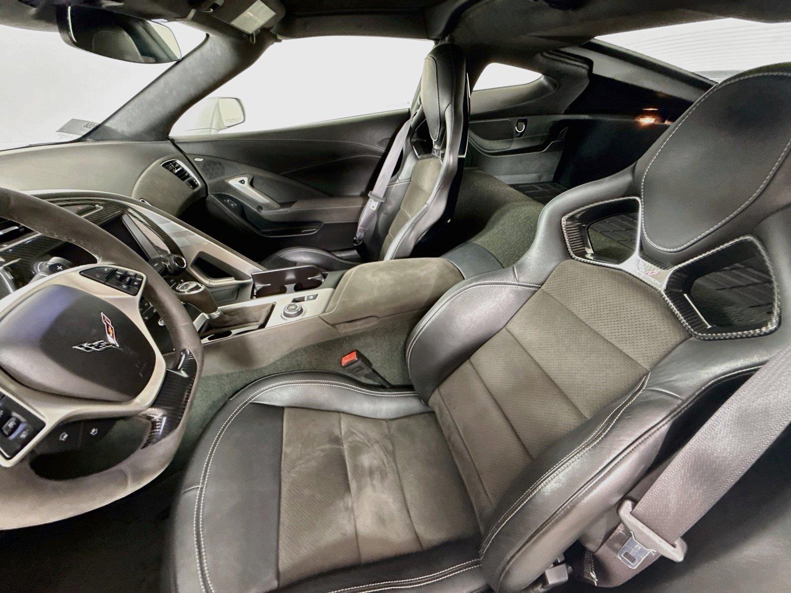 2017 Chevrolet Corvette photo 9