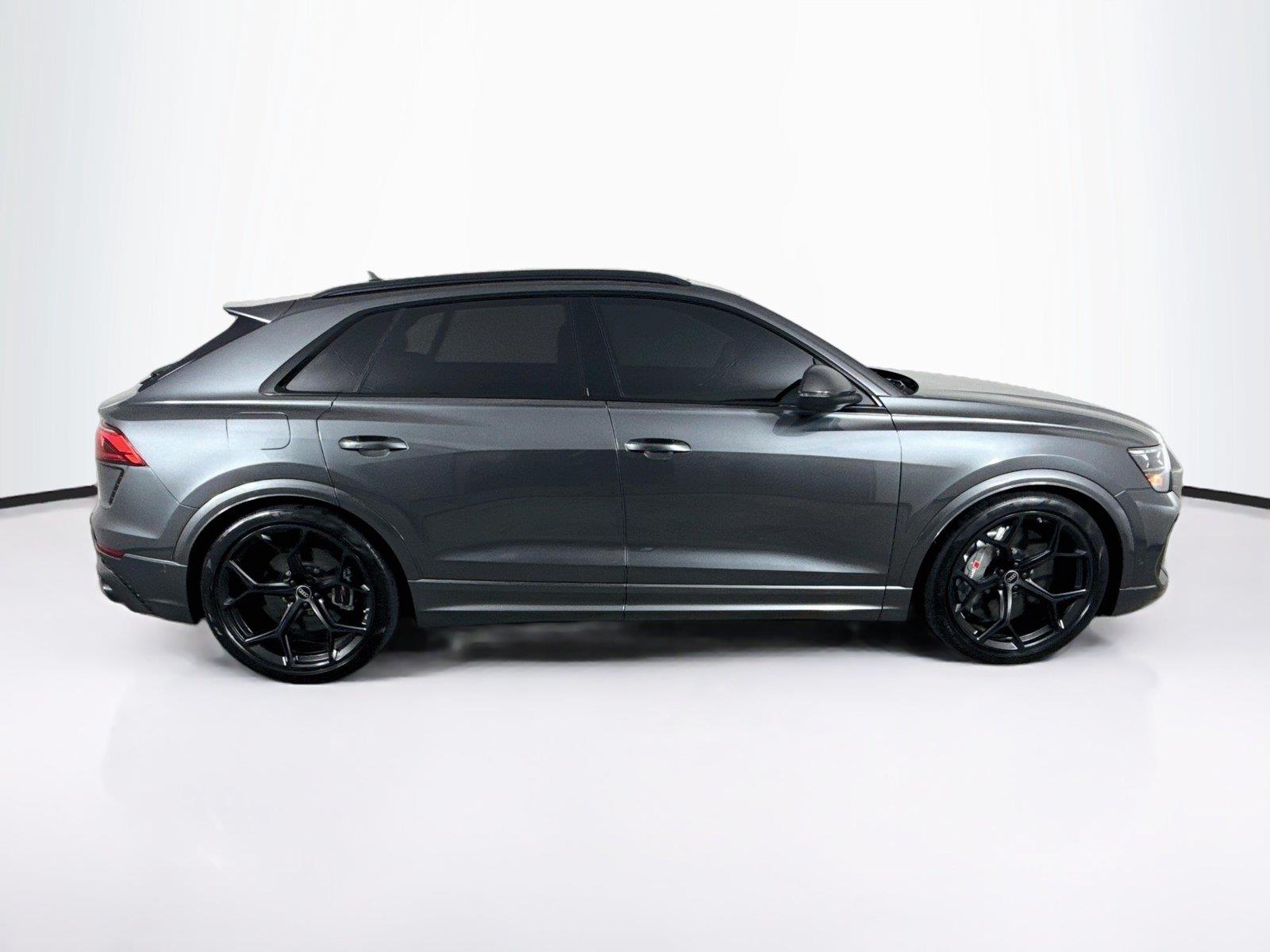 2025 Audi RS Q8 photo 7