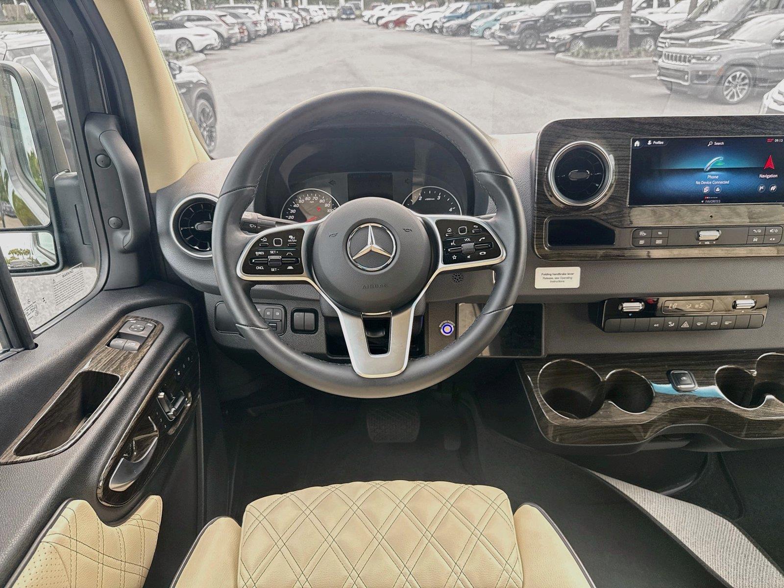 2024 Mercedes-Benz Sprinter Cargo Van photo 10