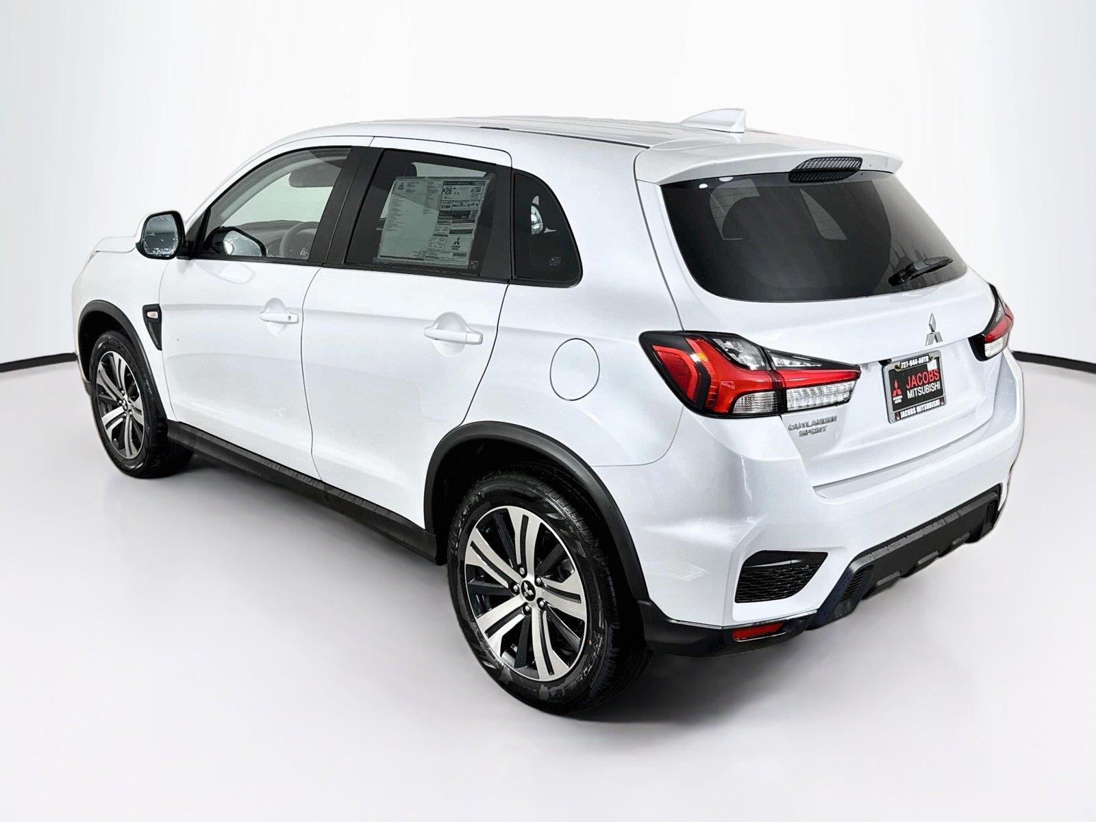 2027 Mitsubishi Outlander Sport photo 3