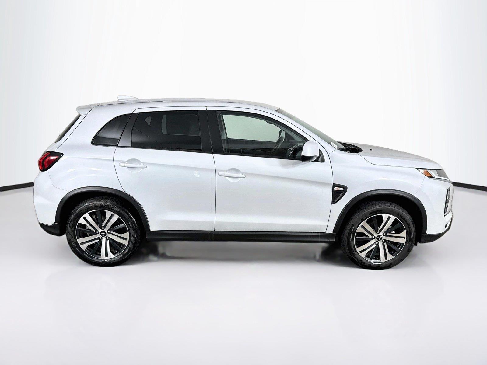 2027 Mitsubishi Outlander Sport photo 6