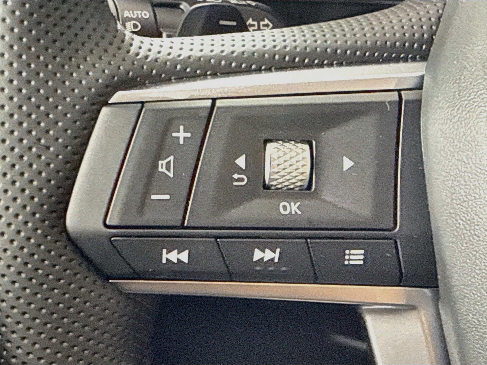 2026 Mitsubishi Outlander photo 12