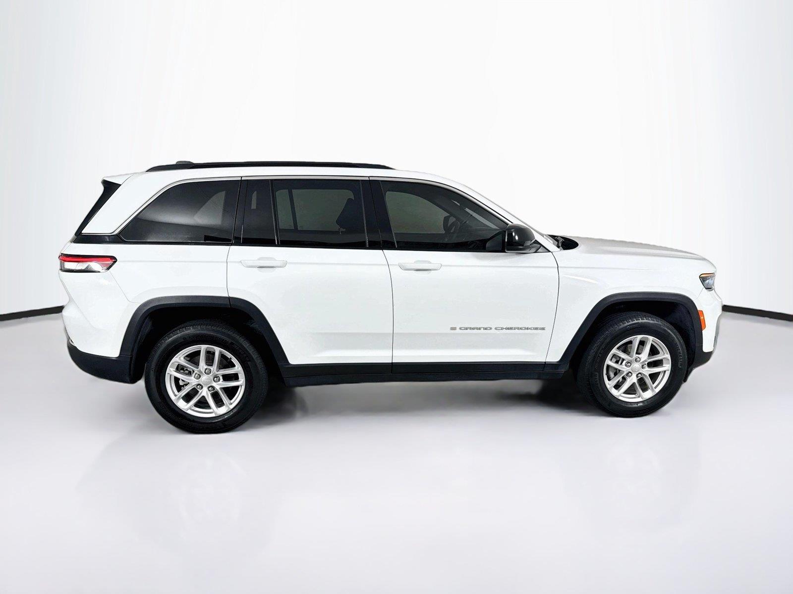 2024 Jeep Grand Cherokee photo 7