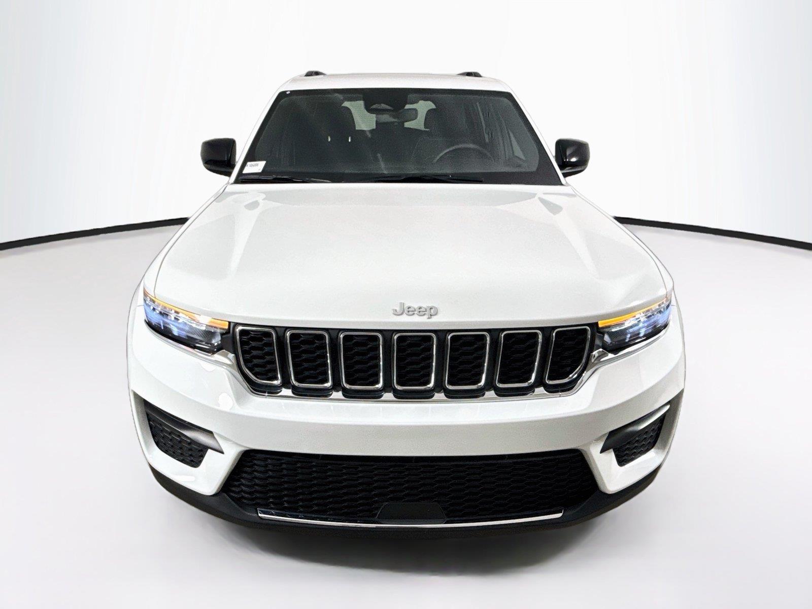 2024 Jeep Grand Cherokee photo 10