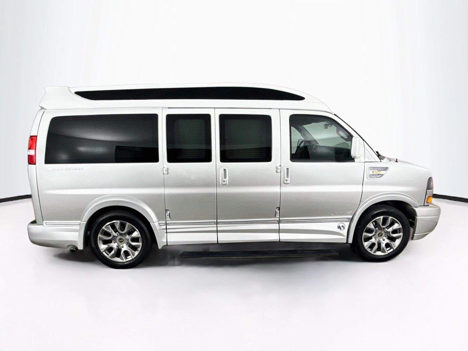 2023 Chevrolet Express Cargo Van photo 7