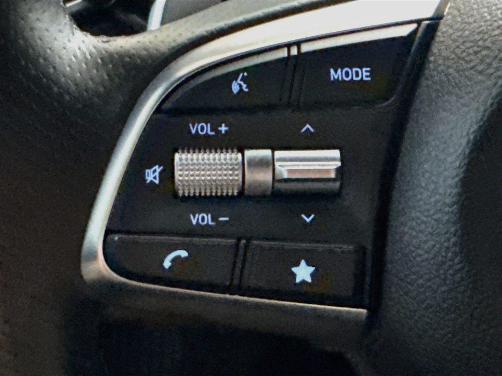 2023 Genesis G70 photo 12