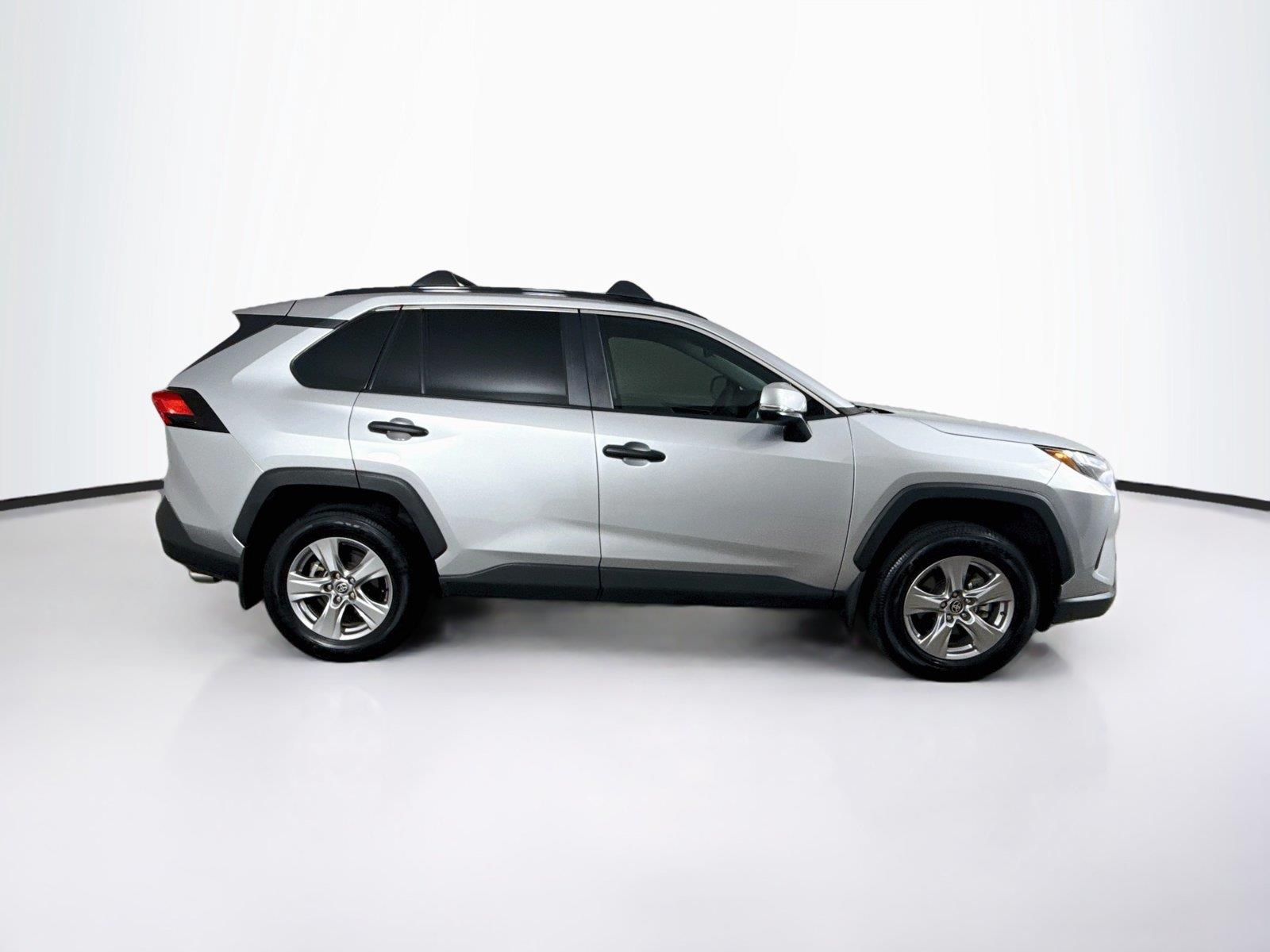 2025 Toyota RAV4 photo 7