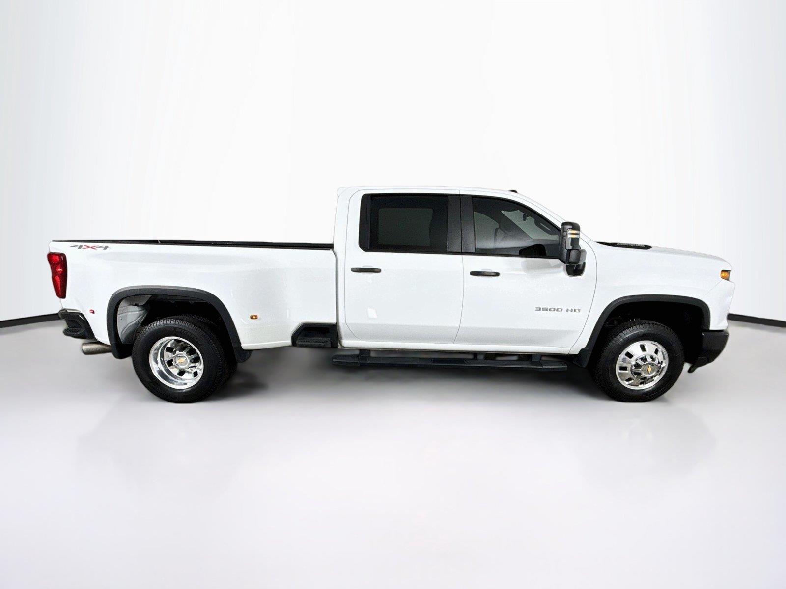2025 Chevrolet Silverado 3500HD photo 7