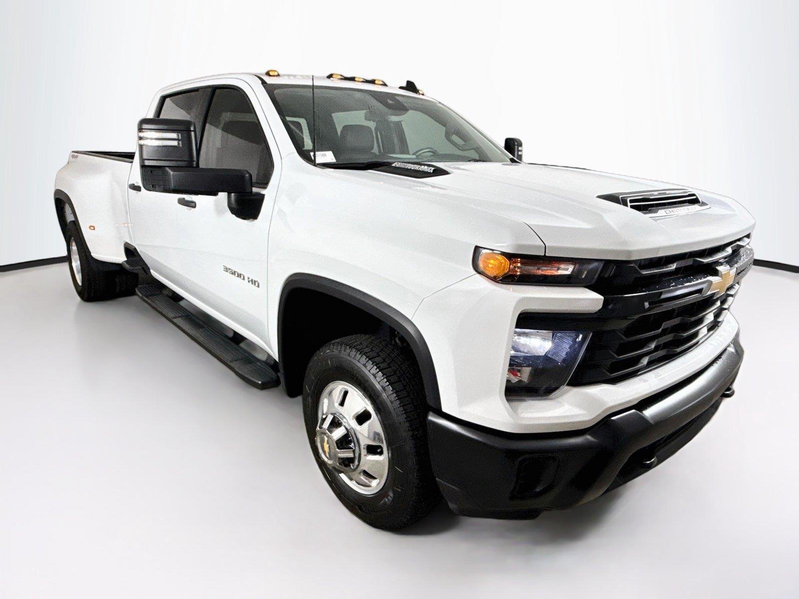 2025 Chevrolet Silverado 3500HD photo 8