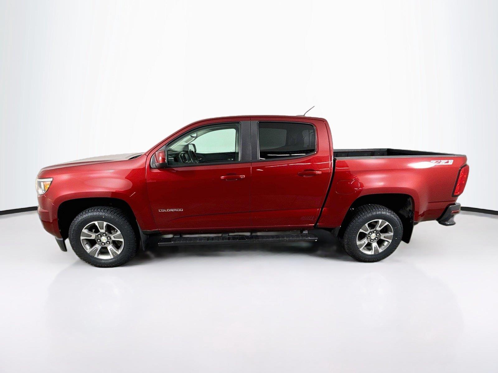 2019 Chevrolet Colorado photo 2