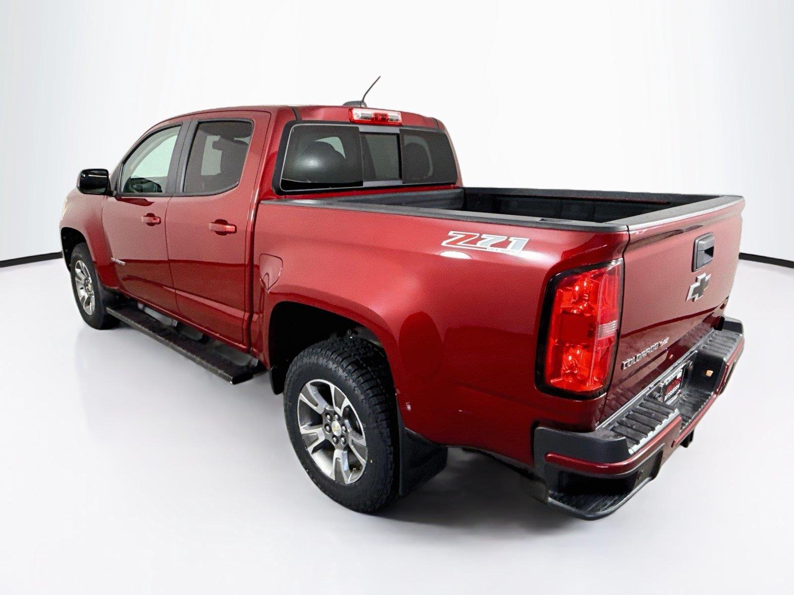 2019 Chevrolet Colorado photo 3