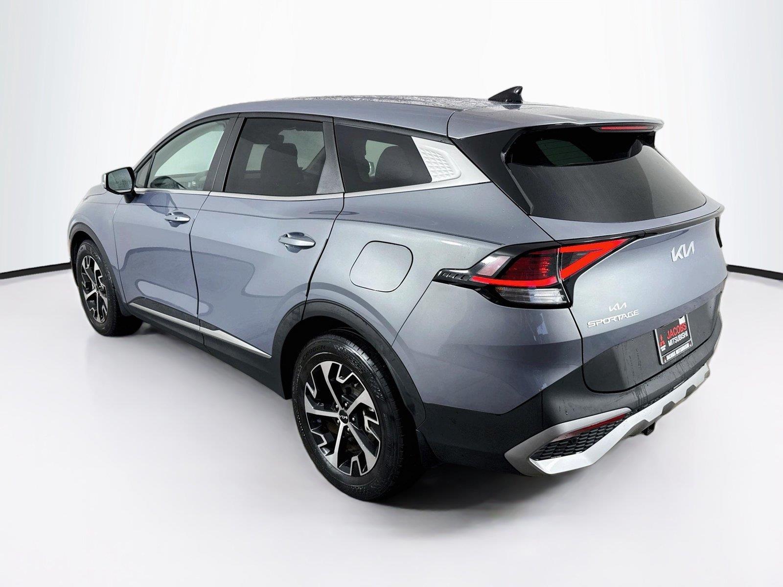 2023 Kia Sportage photo 3