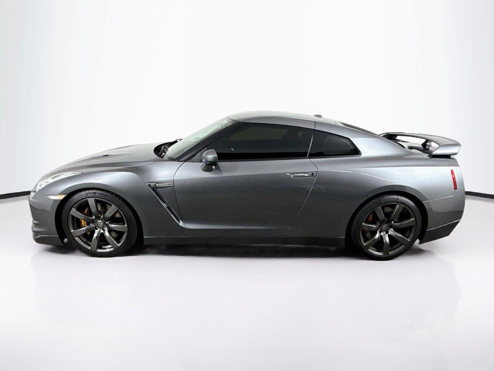 2009 Nissan GT-R photo 2
