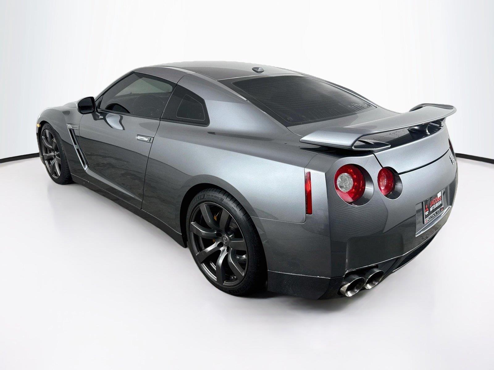 2009 Nissan GT-R photo 3