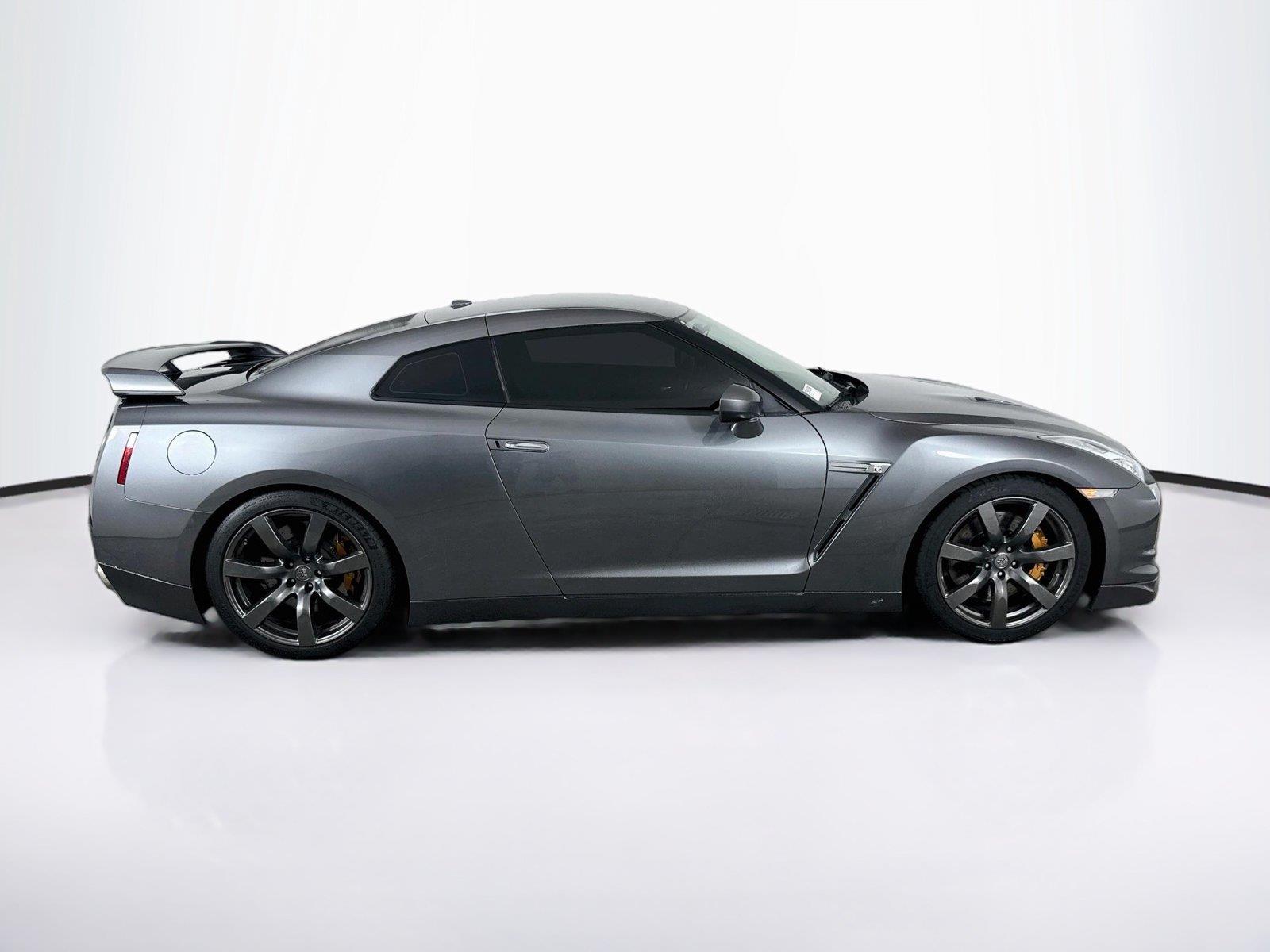 2009 Nissan GT-R photo 6