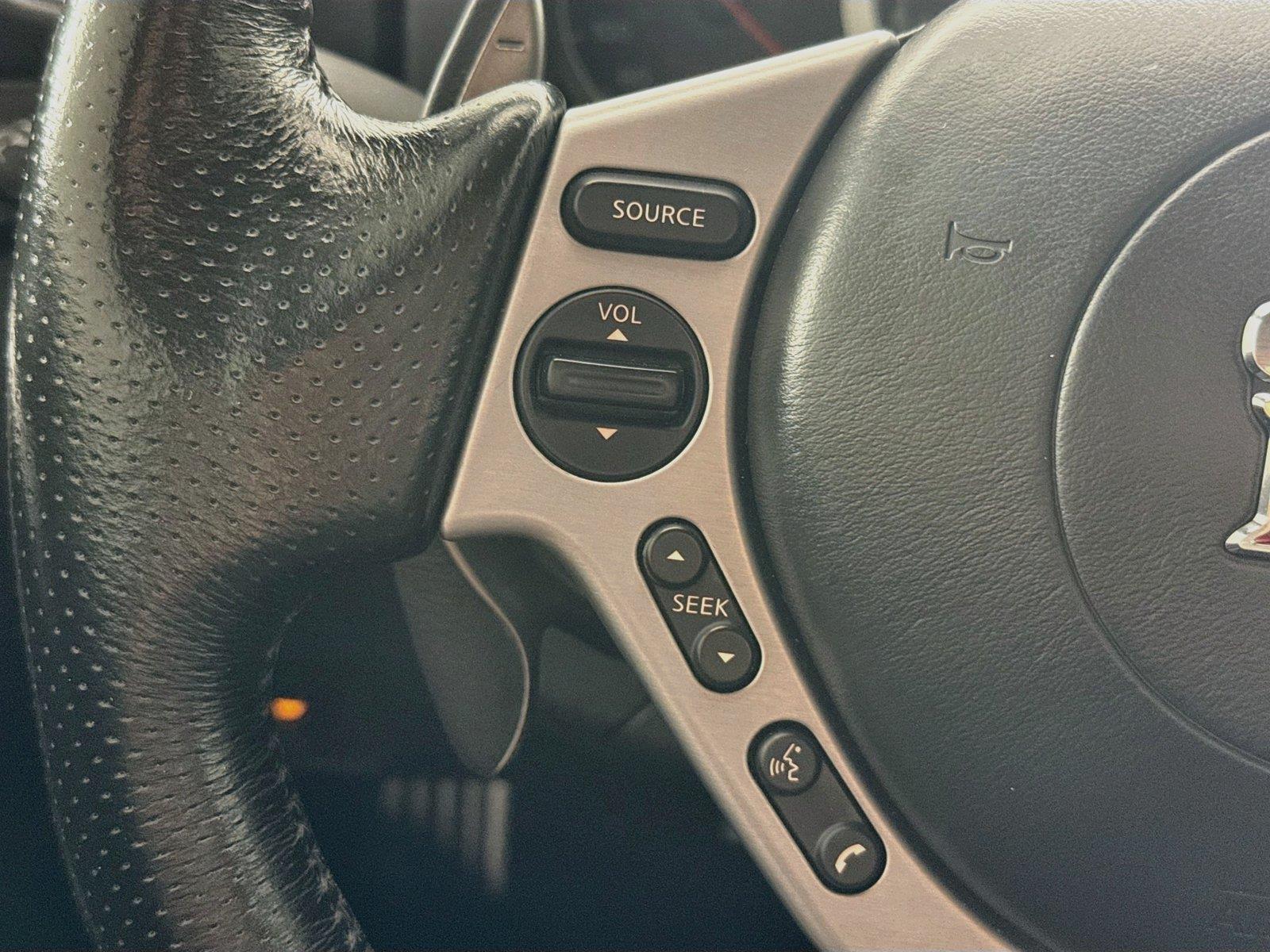 2009 Nissan GT-R photo 12