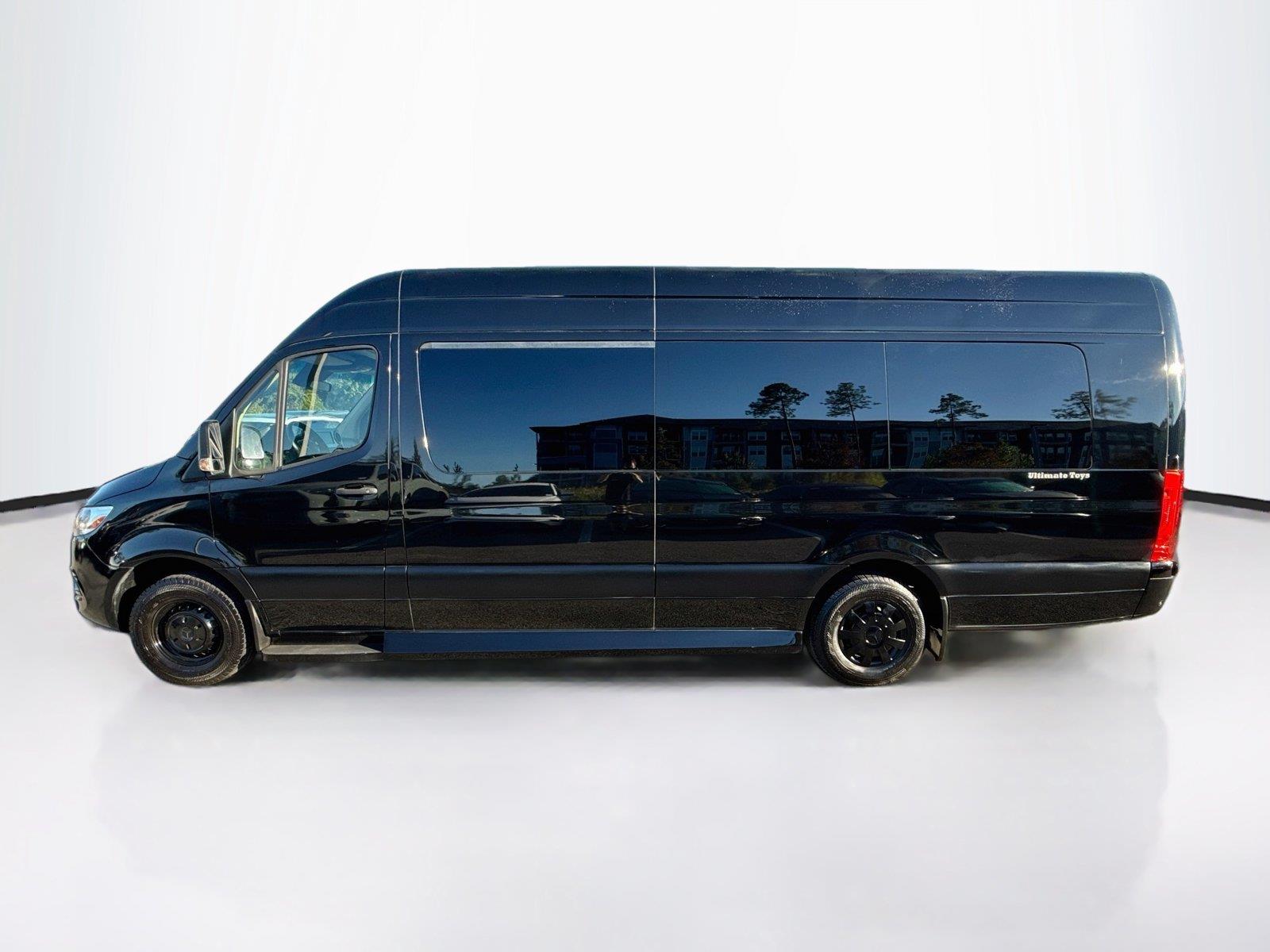 2019 Mercedes-Benz Sprinter Cab Chassis photo 2