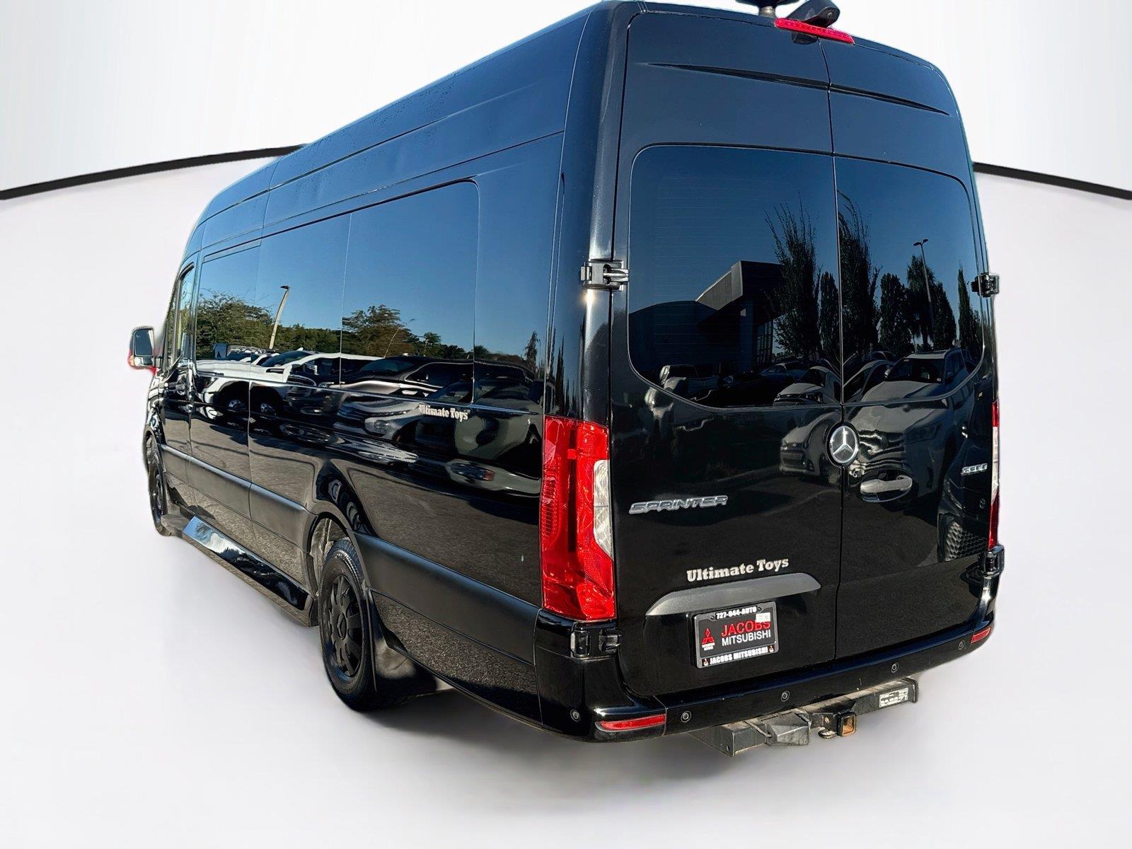 2019 Mercedes-Benz Sprinter Cab Chassis photo 3