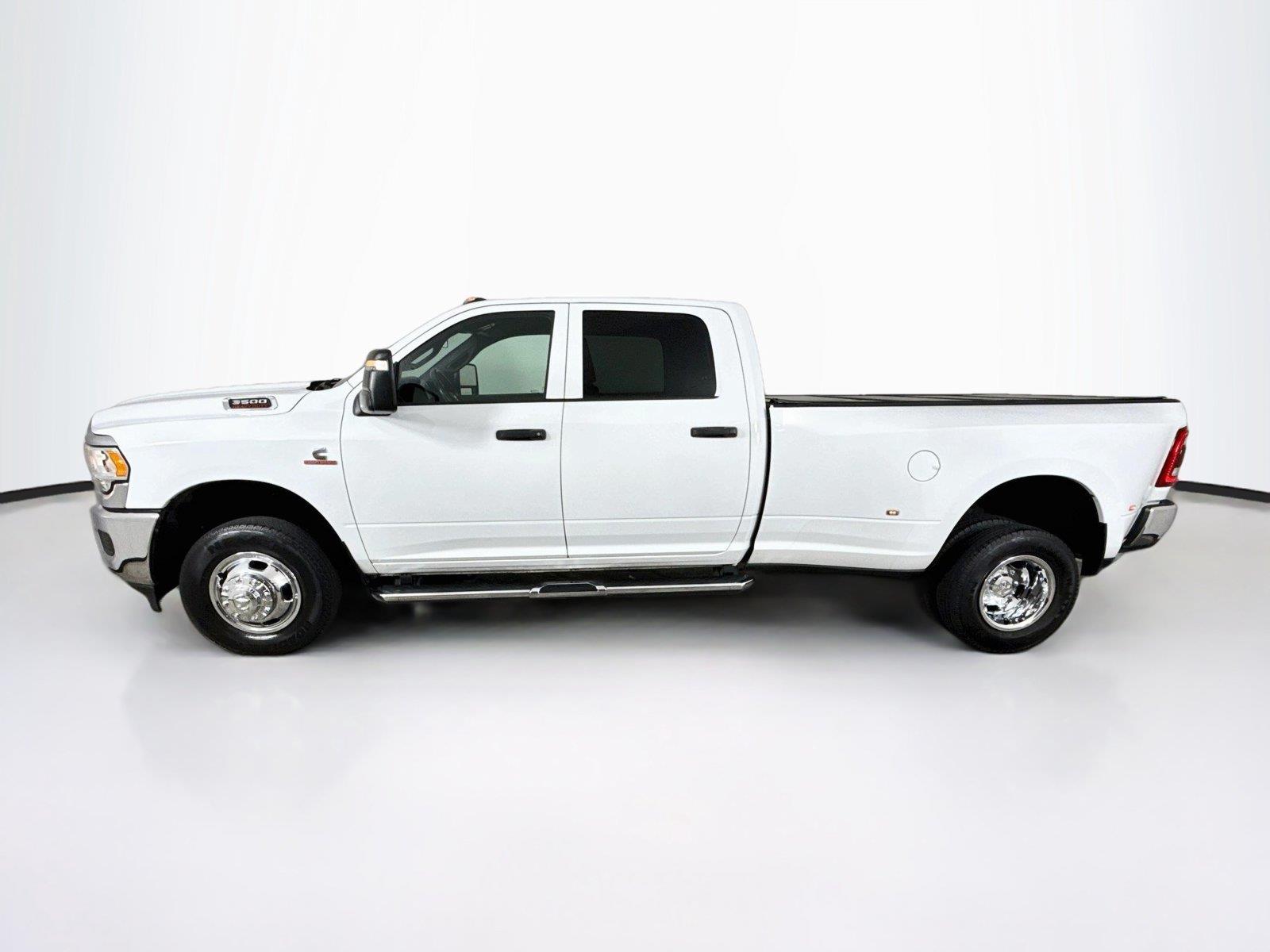 2024 Ram 3500 photo 2