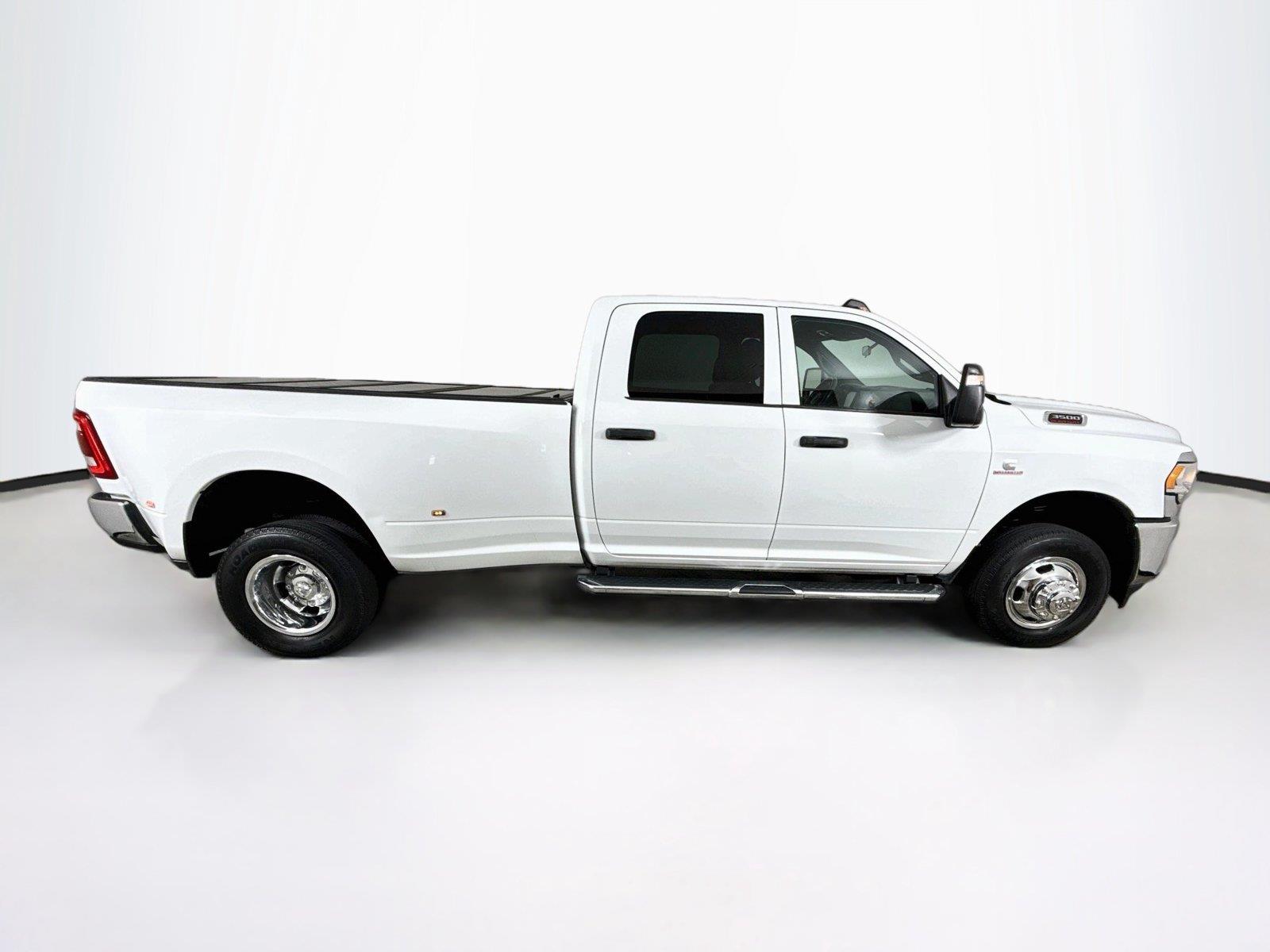 2024 Ram 3500 photo 6
