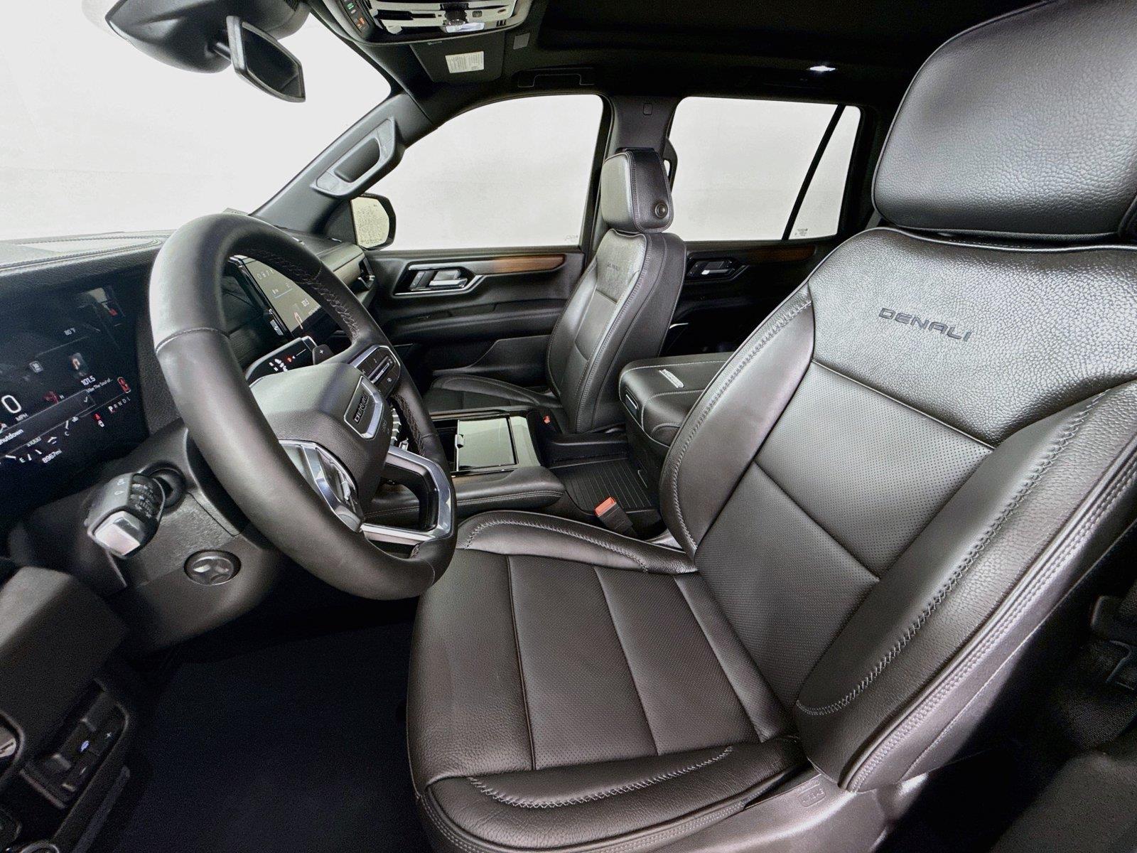 2026 GMC Yukon photo 11
