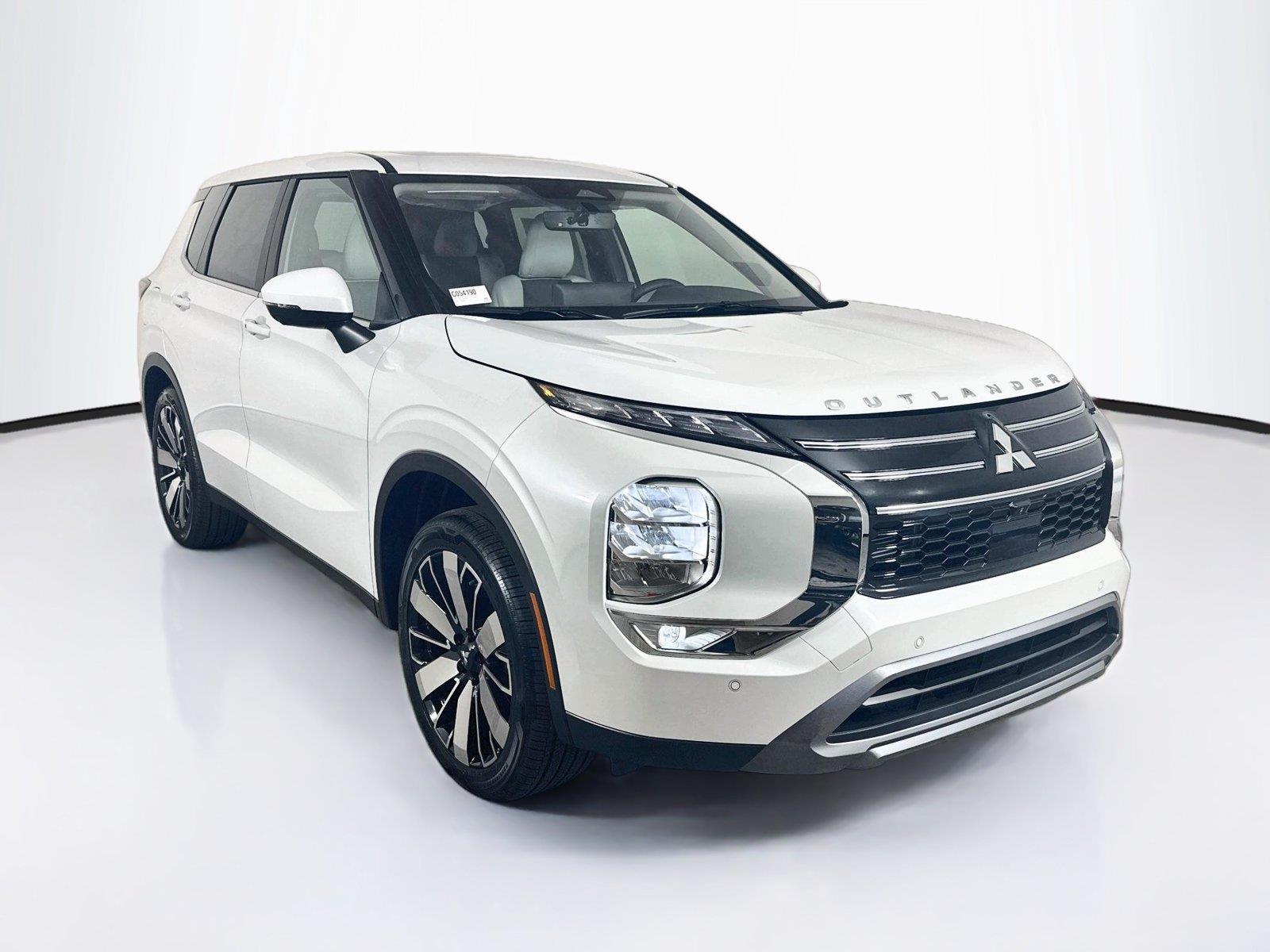 2026 Mitsubishi Outlander photo 7