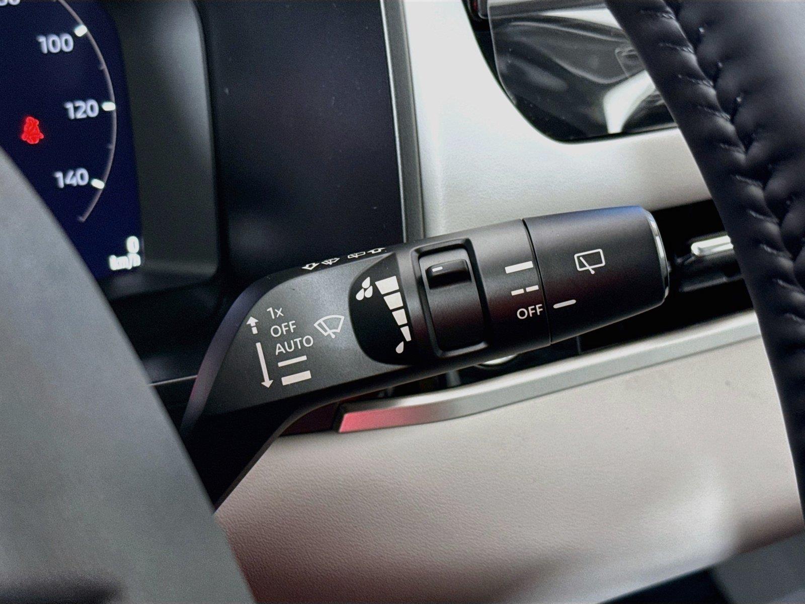 2026 Mitsubishi Outlander photo 11