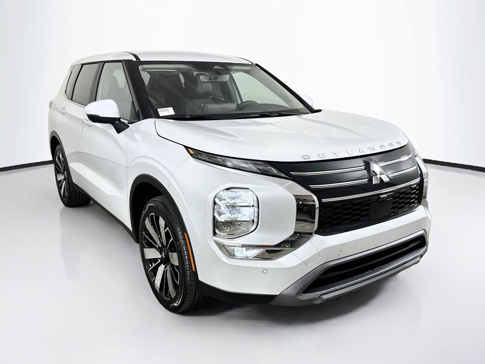 2026 Mitsubishi Outlander photo 7