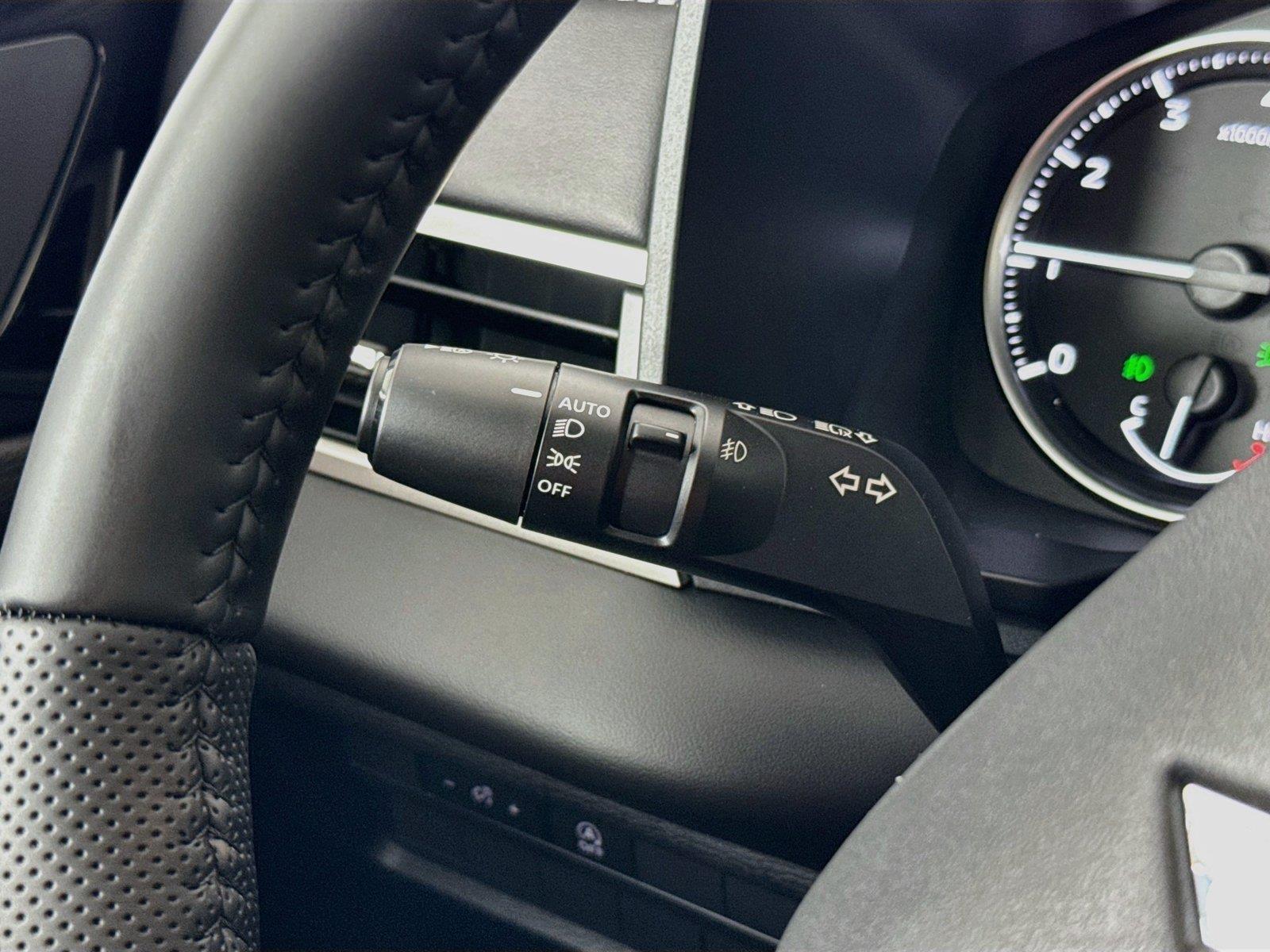 2026 Mitsubishi Outlander photo 10