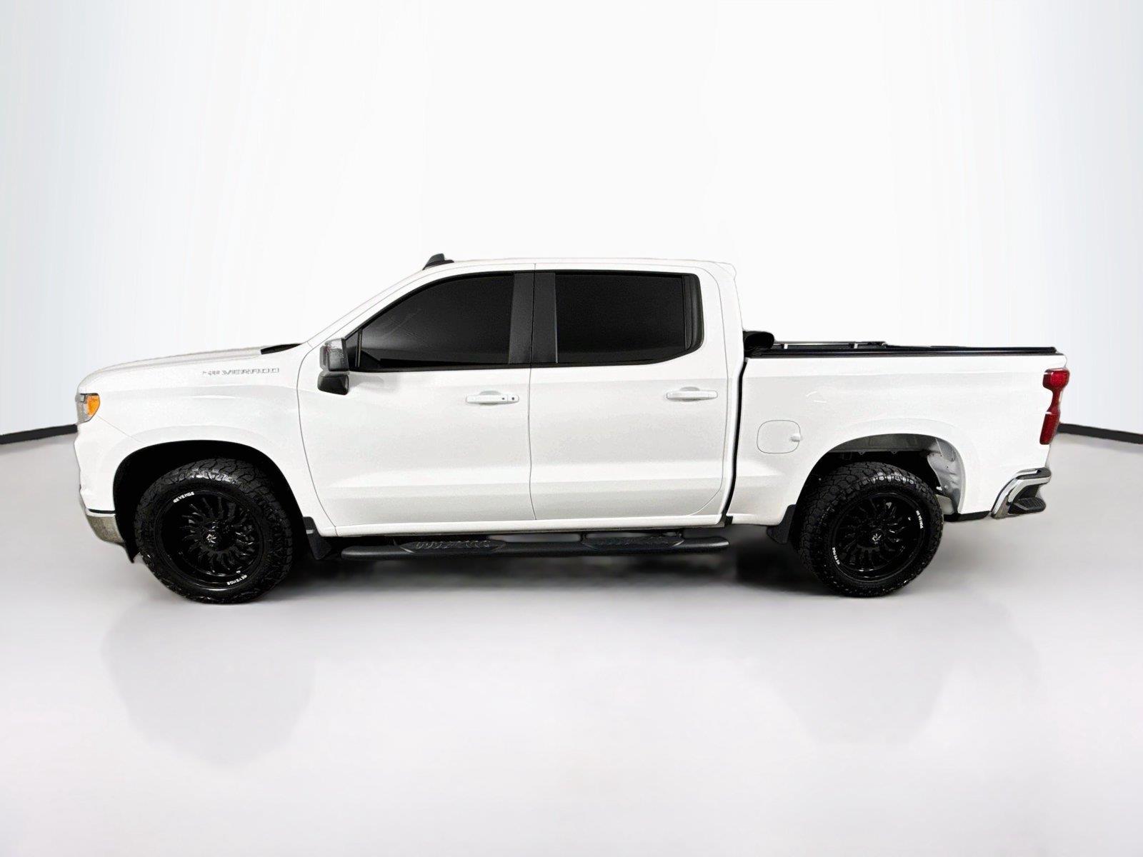 2025 Chevrolet Silverado 1500 photo 2