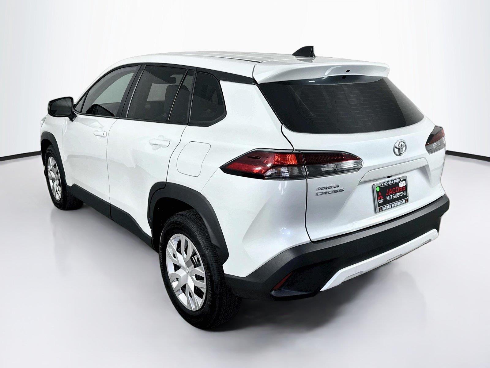 2026 Toyota Corolla Cross photo 3