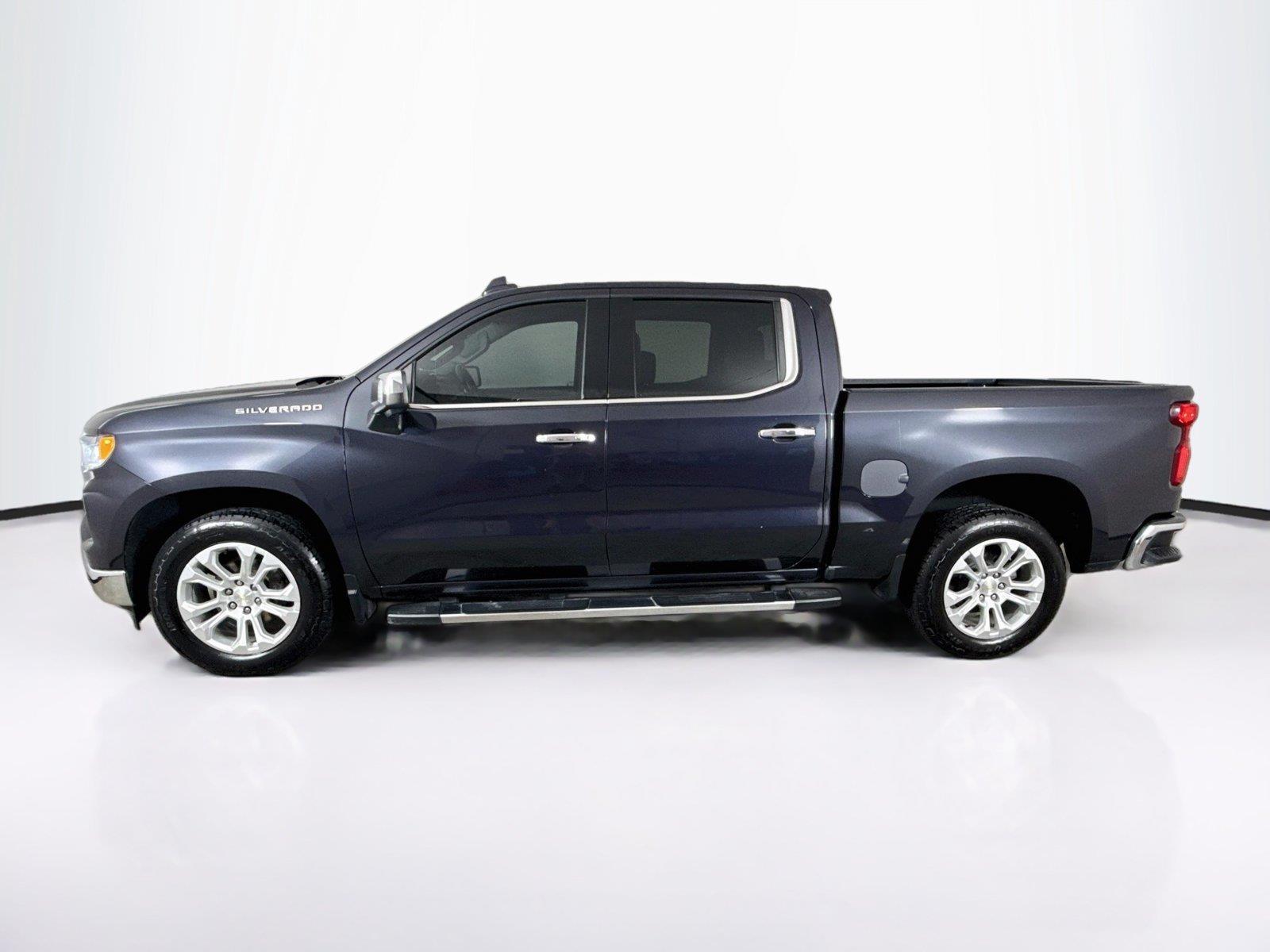 2022 Chevrolet Silverado 1500 photo 2