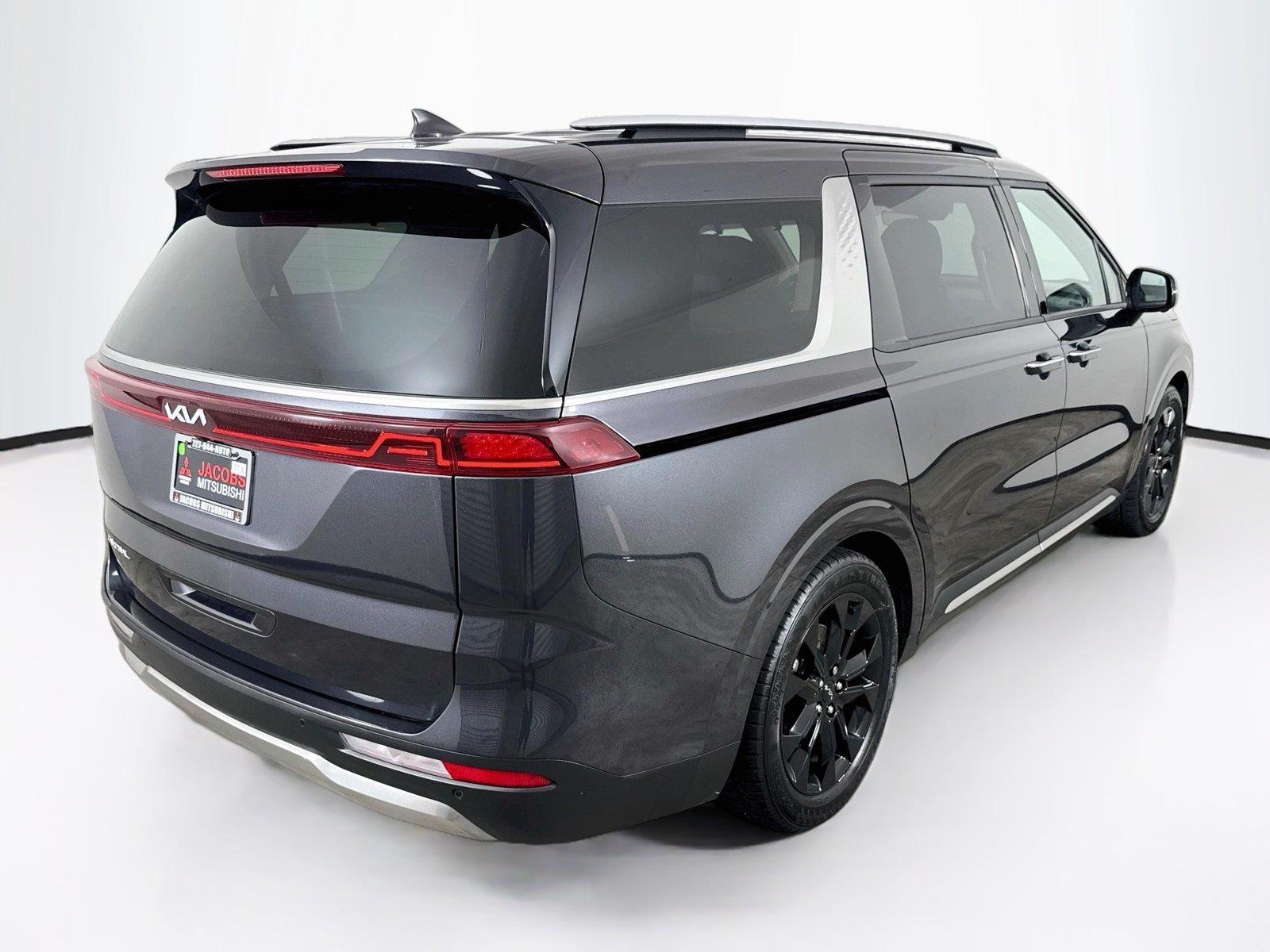 2023 Kia Carnival photo 5