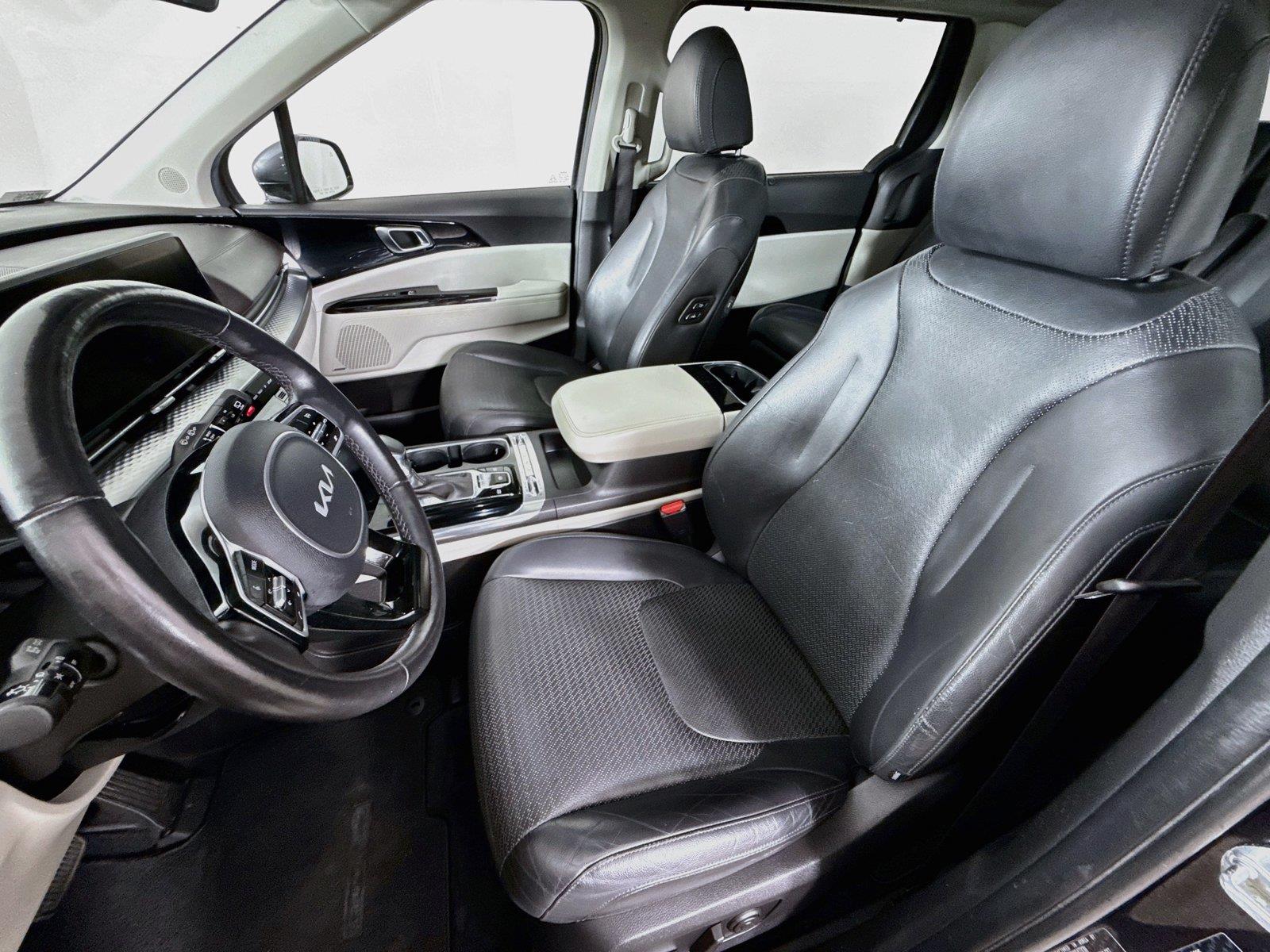 2023 Kia Carnival photo 9