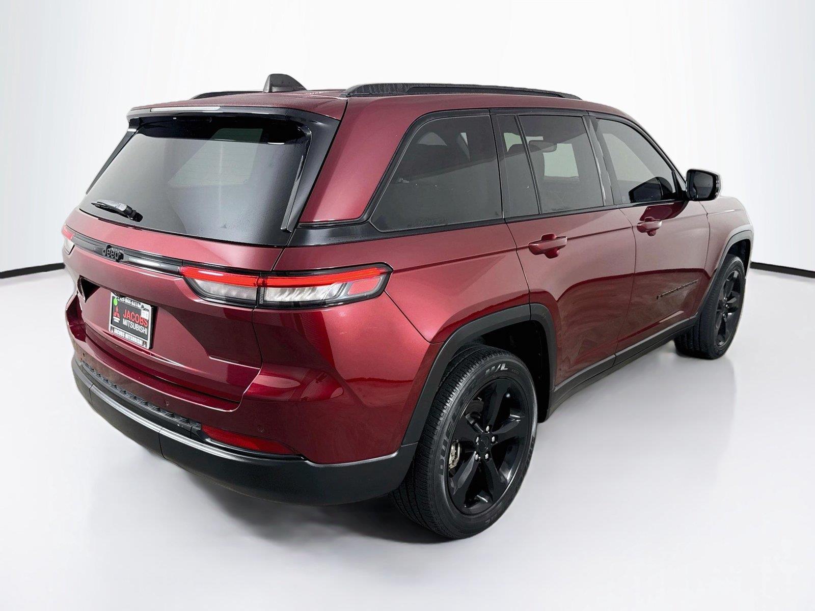 2023 Jeep Grand Cherokee photo 6