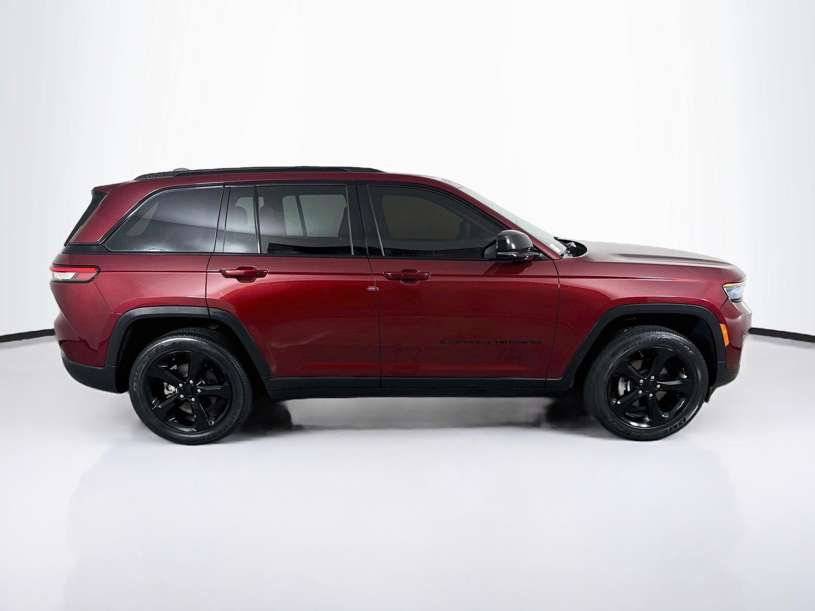 2023 Jeep Grand Cherokee photo 7