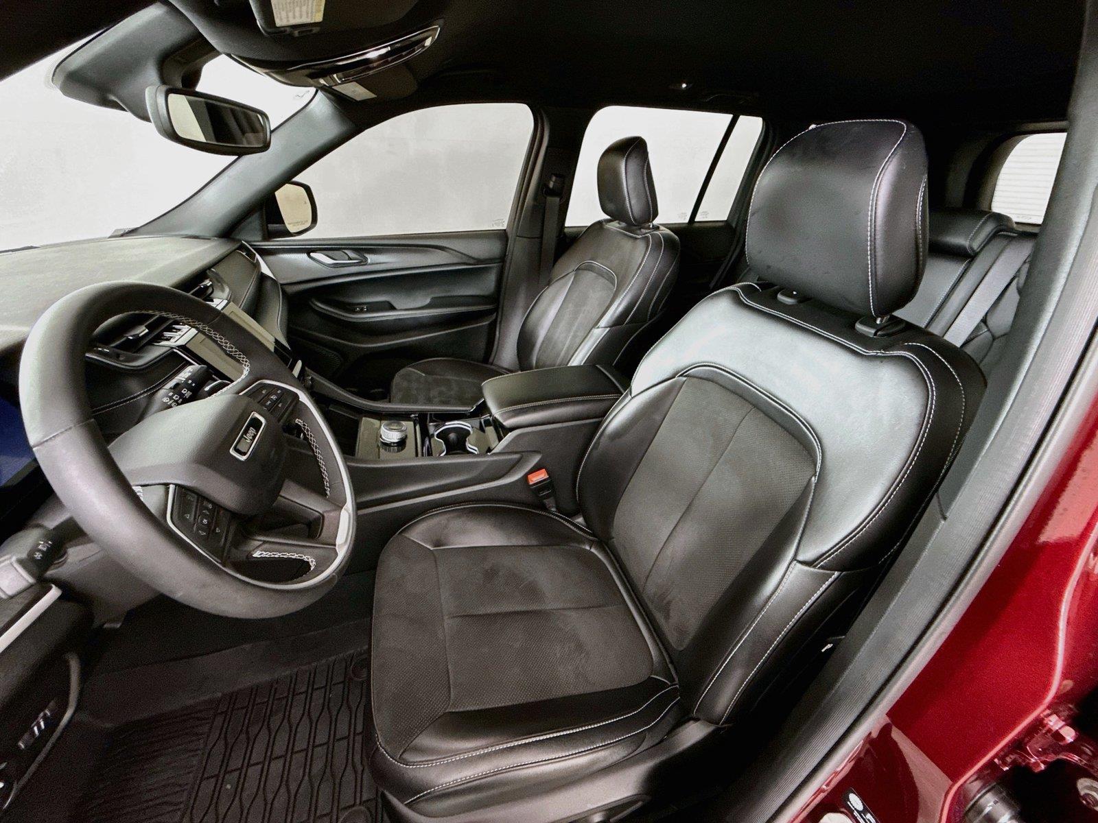 2023 Jeep Grand Cherokee photo 11