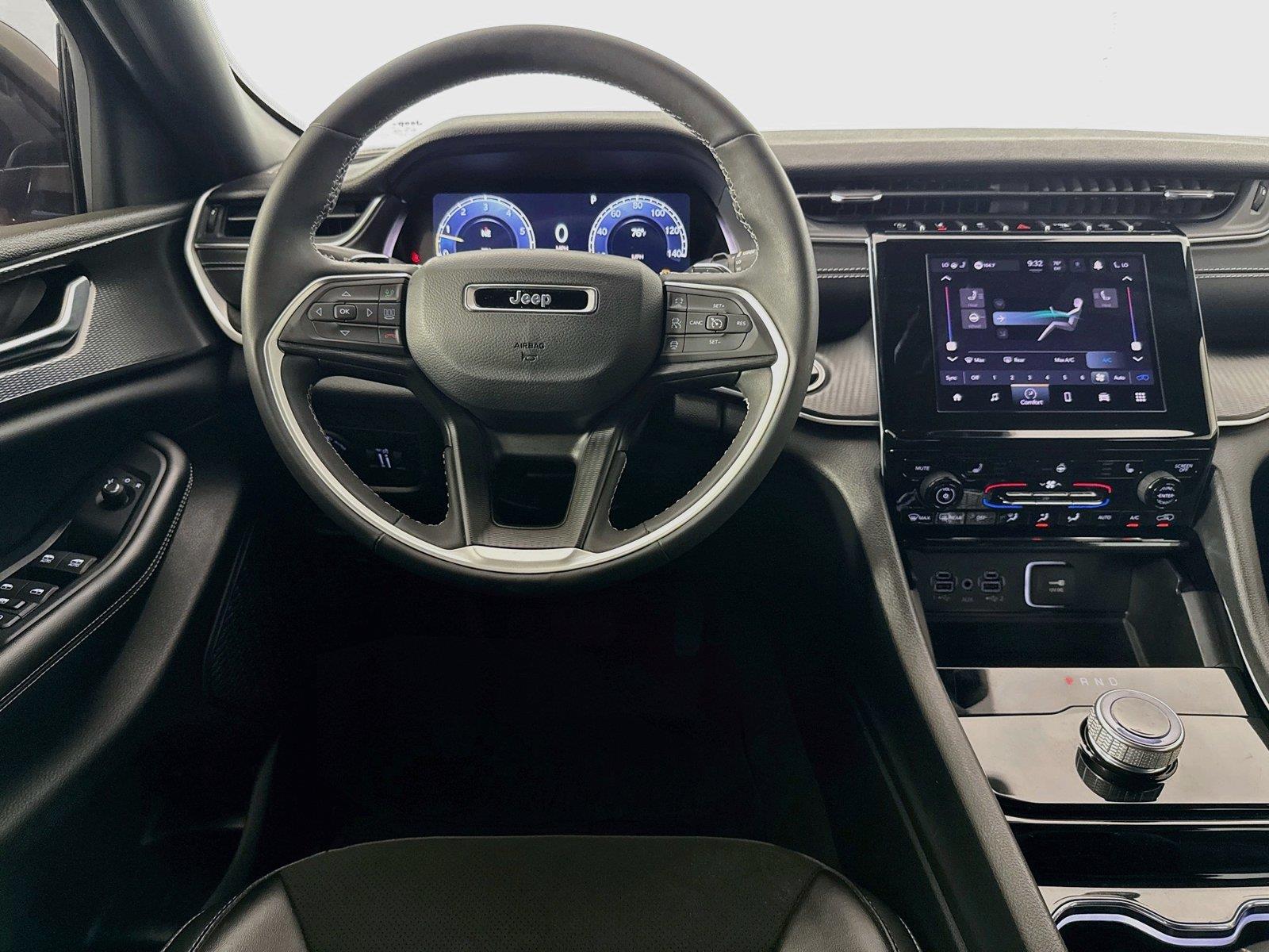 2023 Jeep Grand Cherokee photo 12
