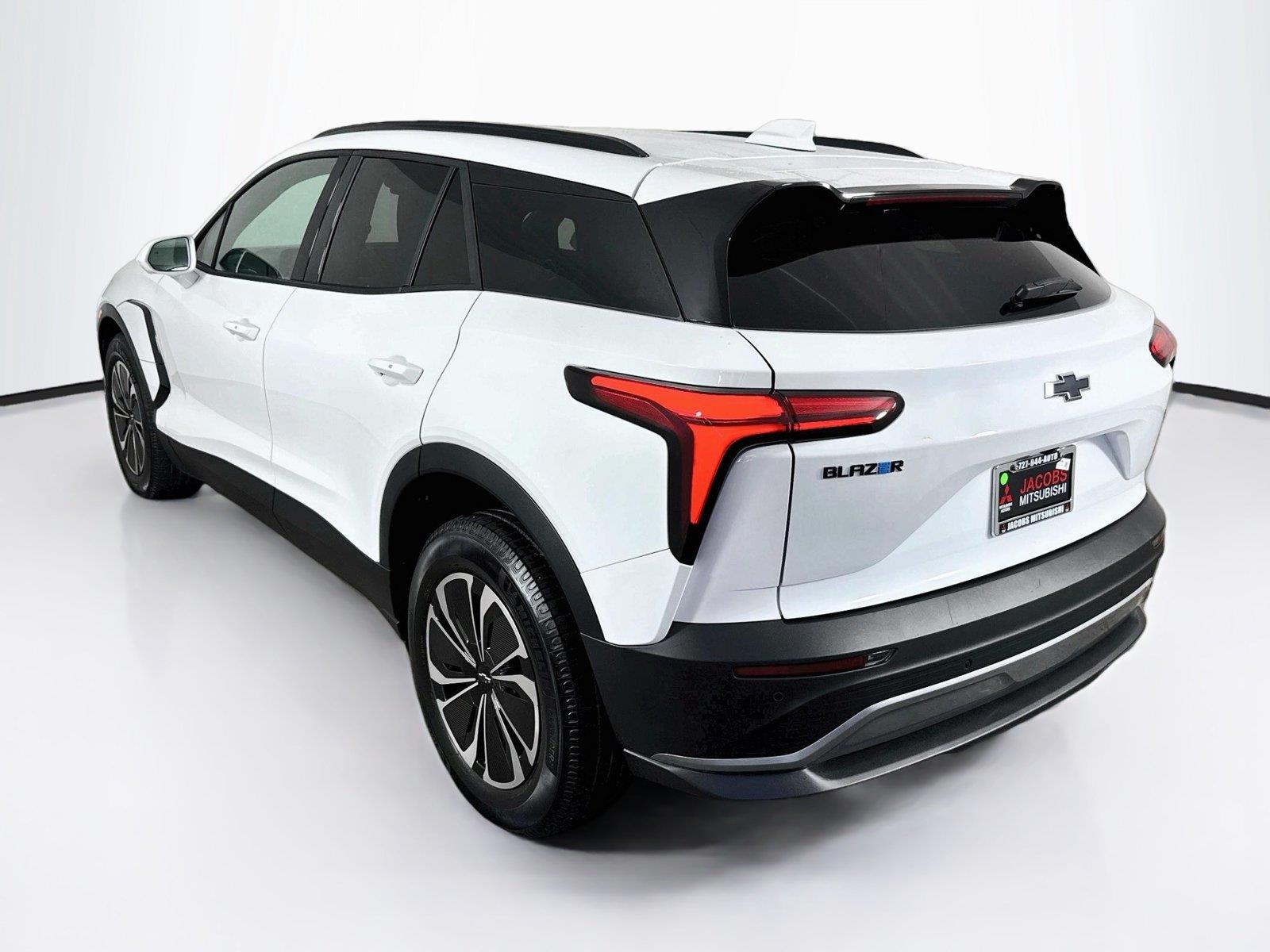 2026 Chevrolet Blazer EV photo 3