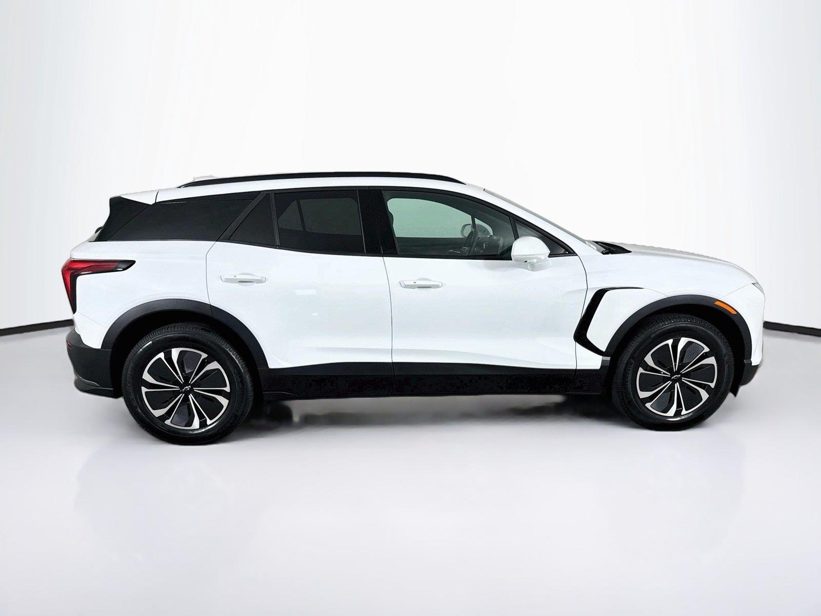2026 Chevrolet Blazer EV photo 7