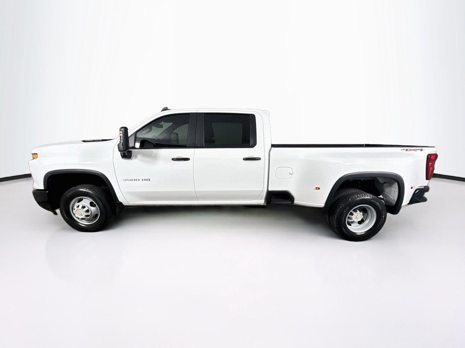 2026 Chevrolet Silverado 3500HD photo 2