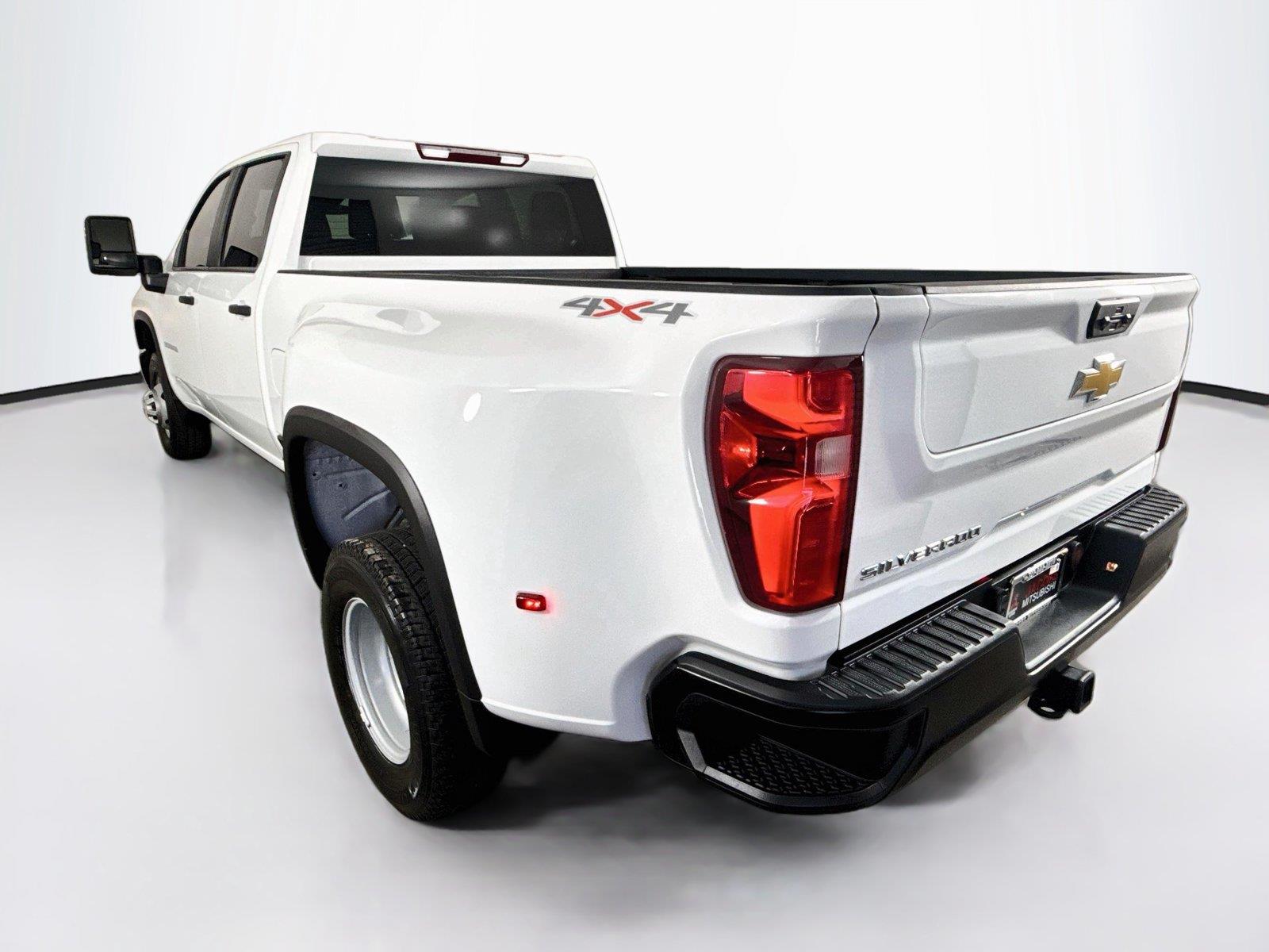 2026 Chevrolet Silverado 3500HD photo 3