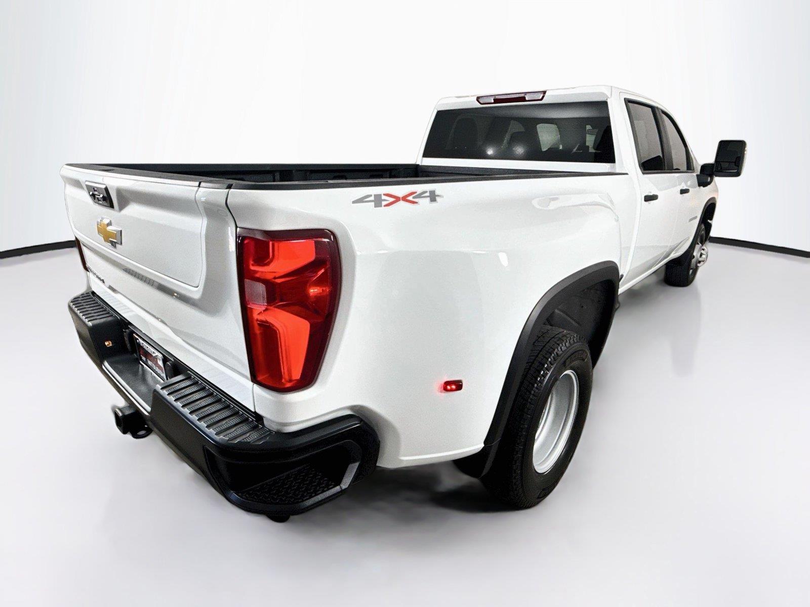 2026 Chevrolet Silverado 3500HD photo 6