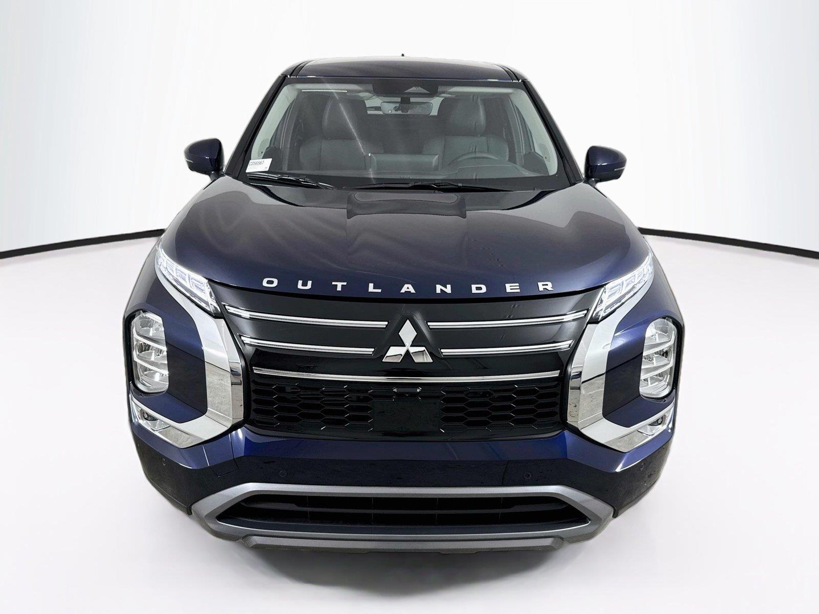 2026 Mitsubishi Outlander photo 8