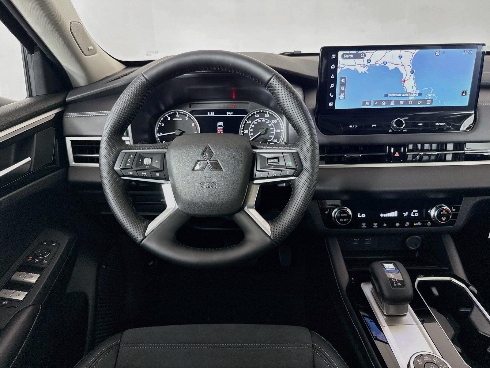 2026 Mitsubishi Outlander photo 10
