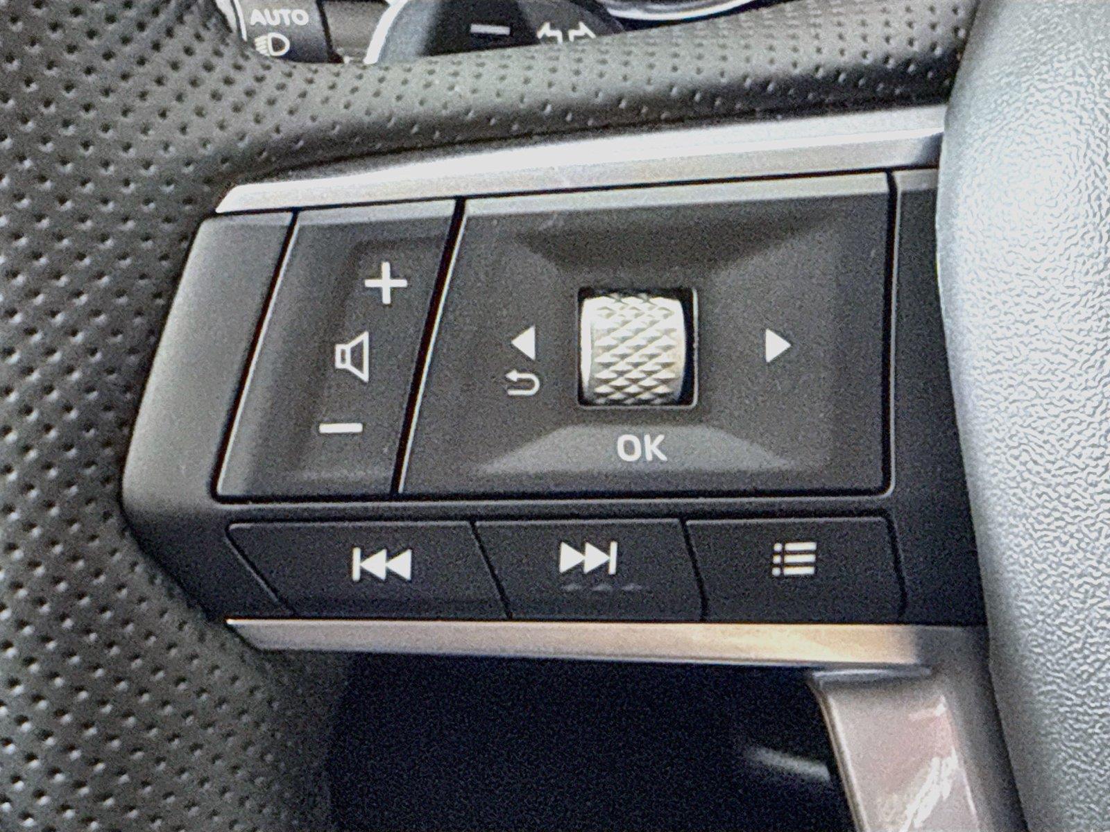 2026 Mitsubishi Outlander photo 12