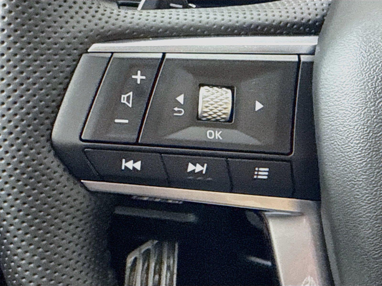 2026 Mitsubishi Outlander photo 12