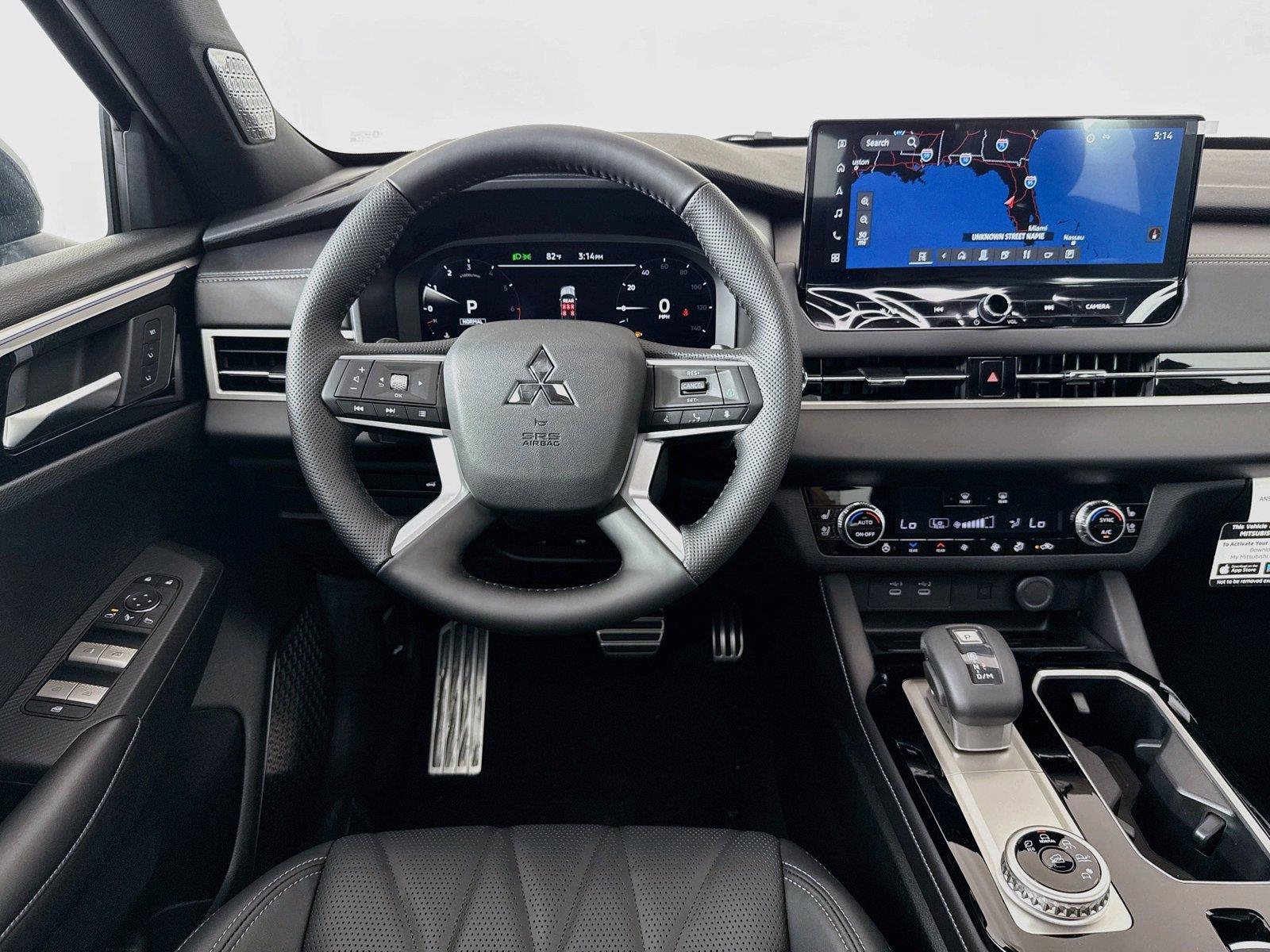 2026 Mitsubishi Outlander photo 10